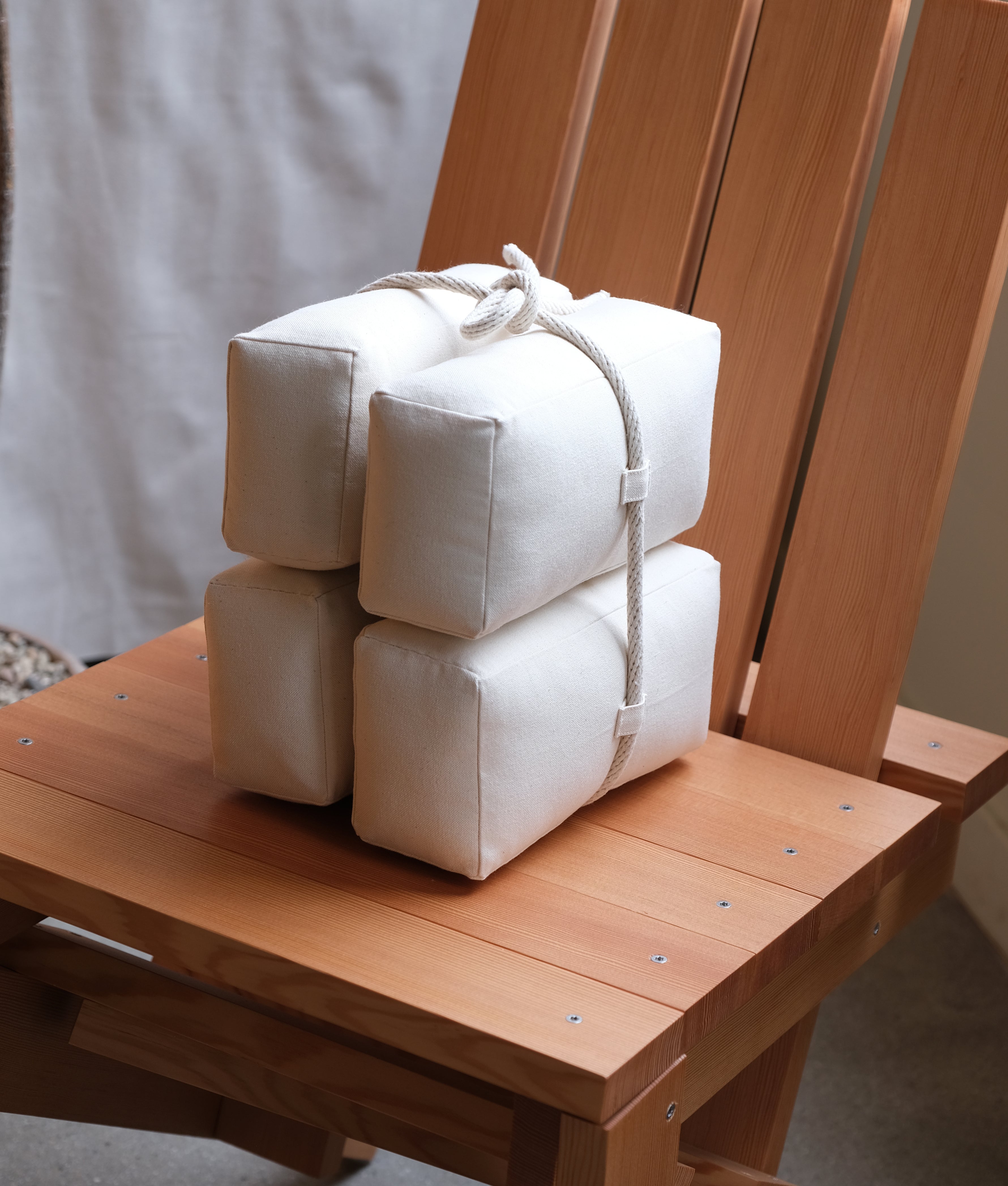 BRICKS PILLOW