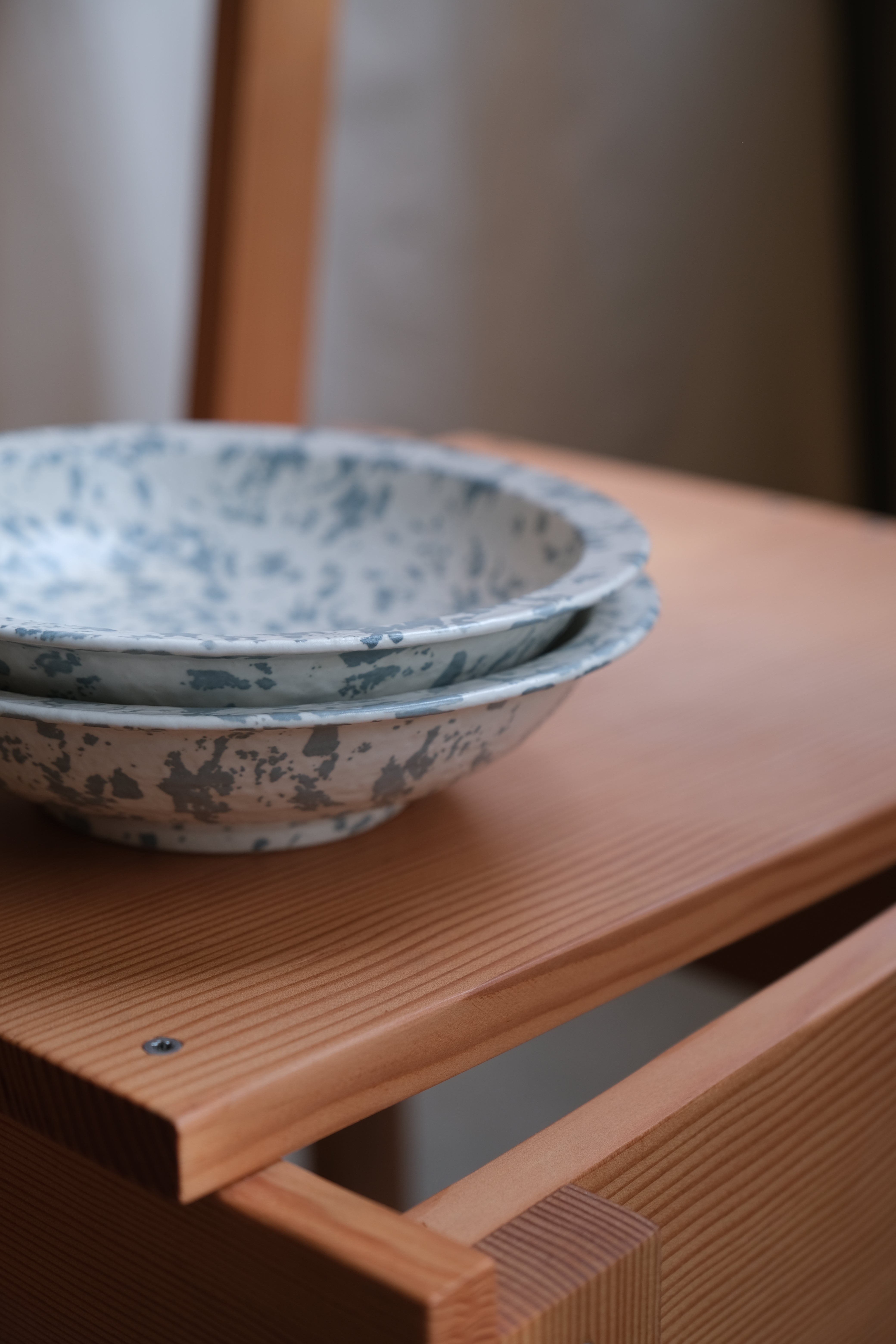 GREY MANDALA RIM BOWL