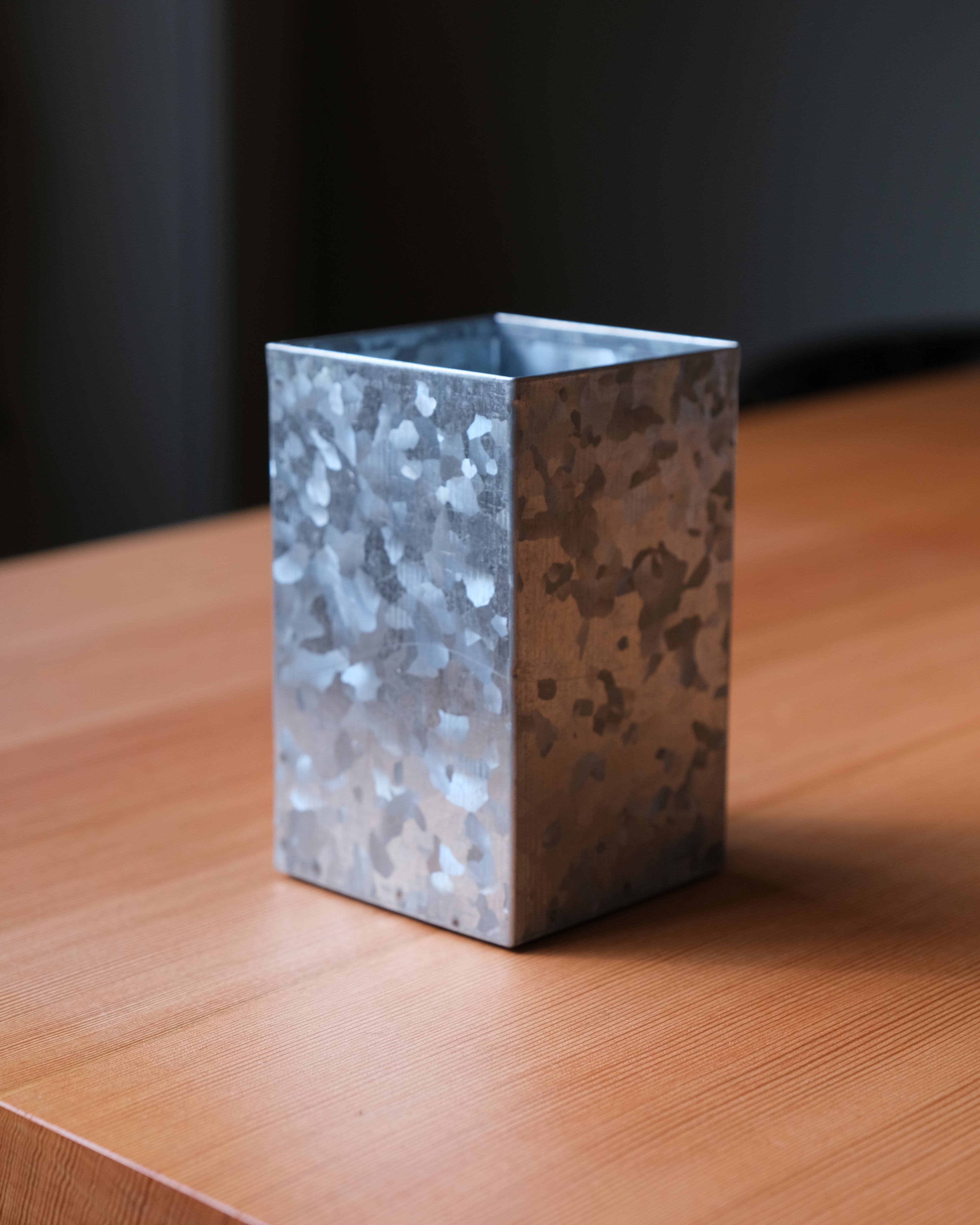 GALVANIZED TOOL STAND