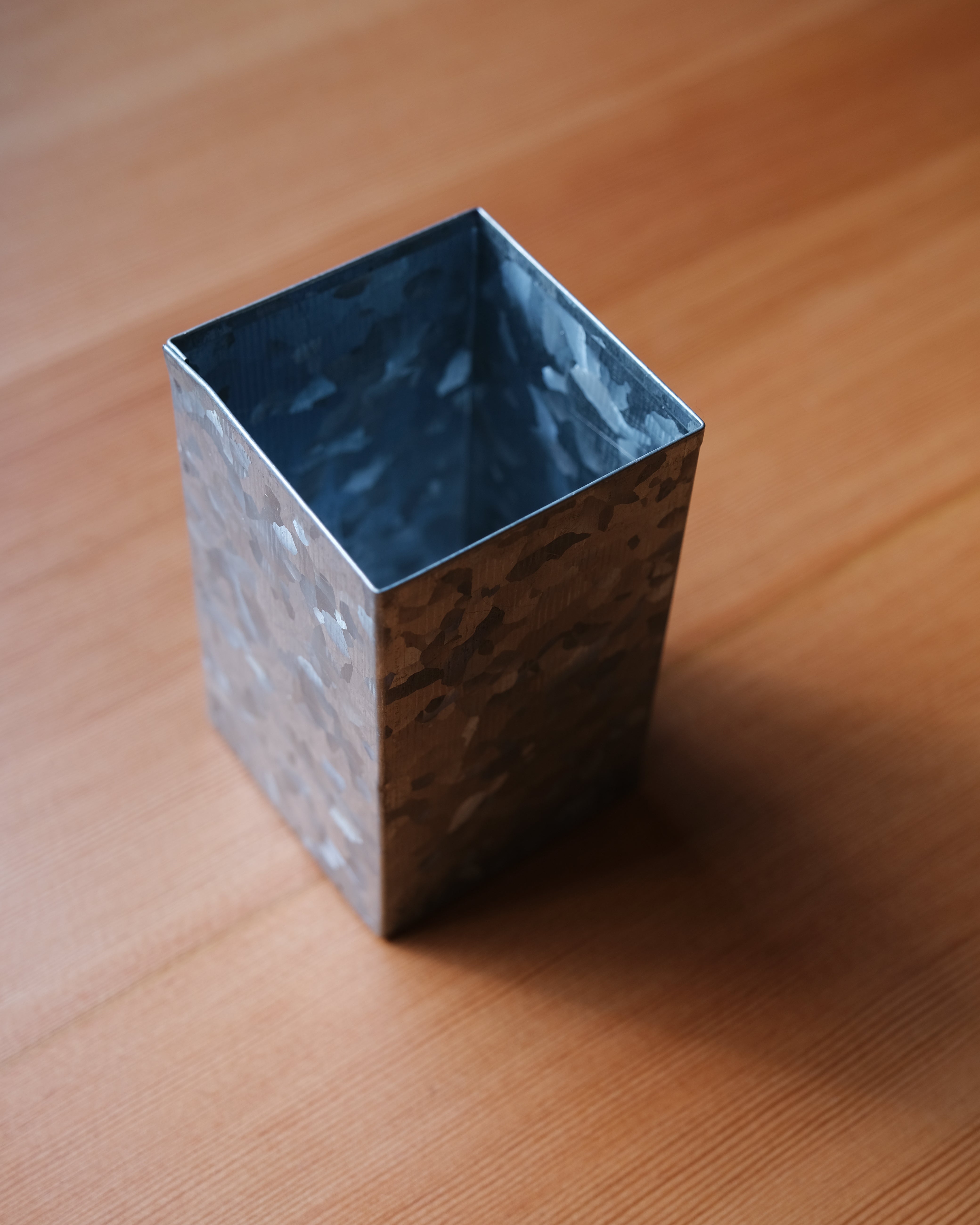 GALVANIZED TOOL STAND