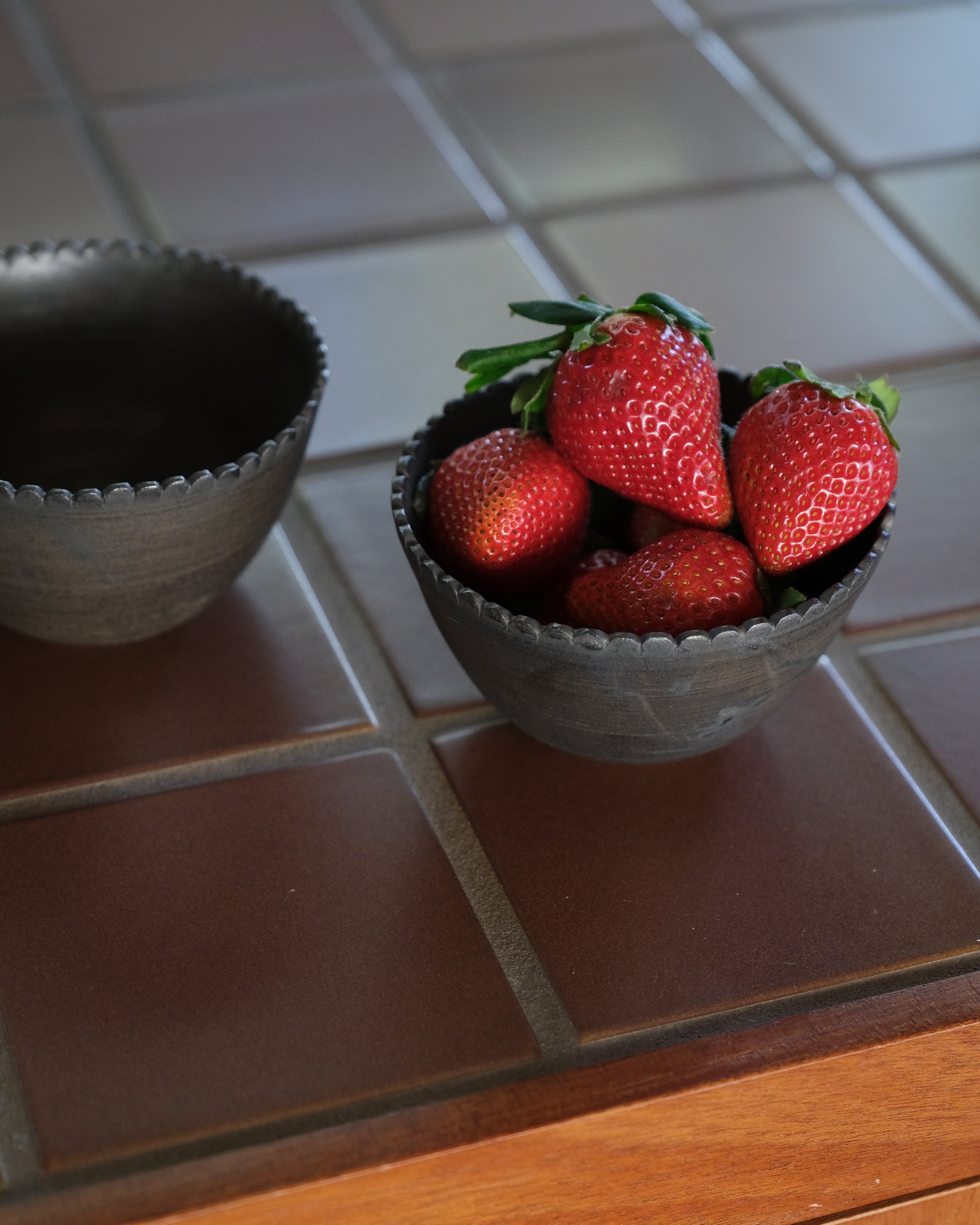 SCALLOPED TALL BOWL