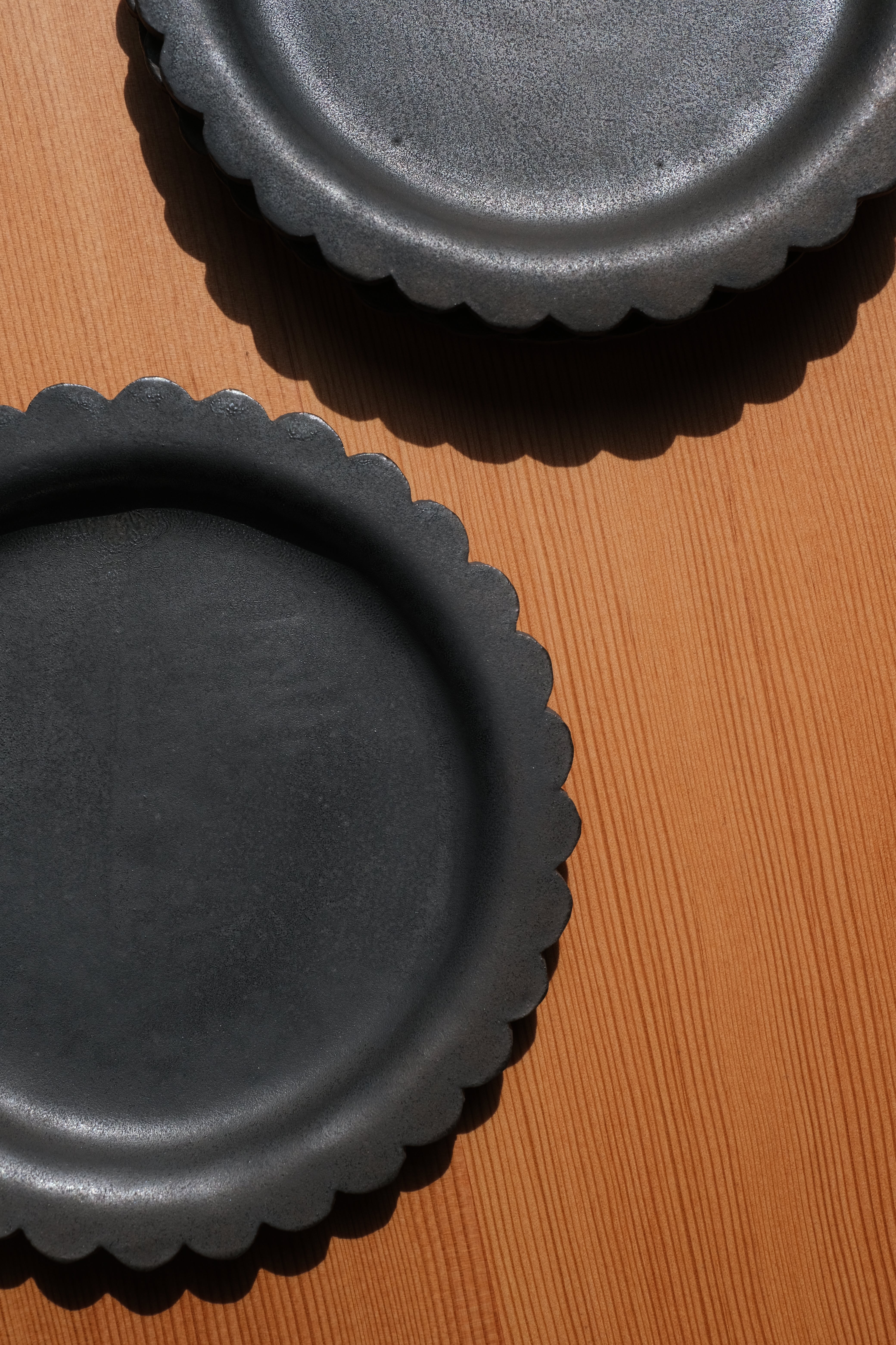 SCALLOPED PLATE
