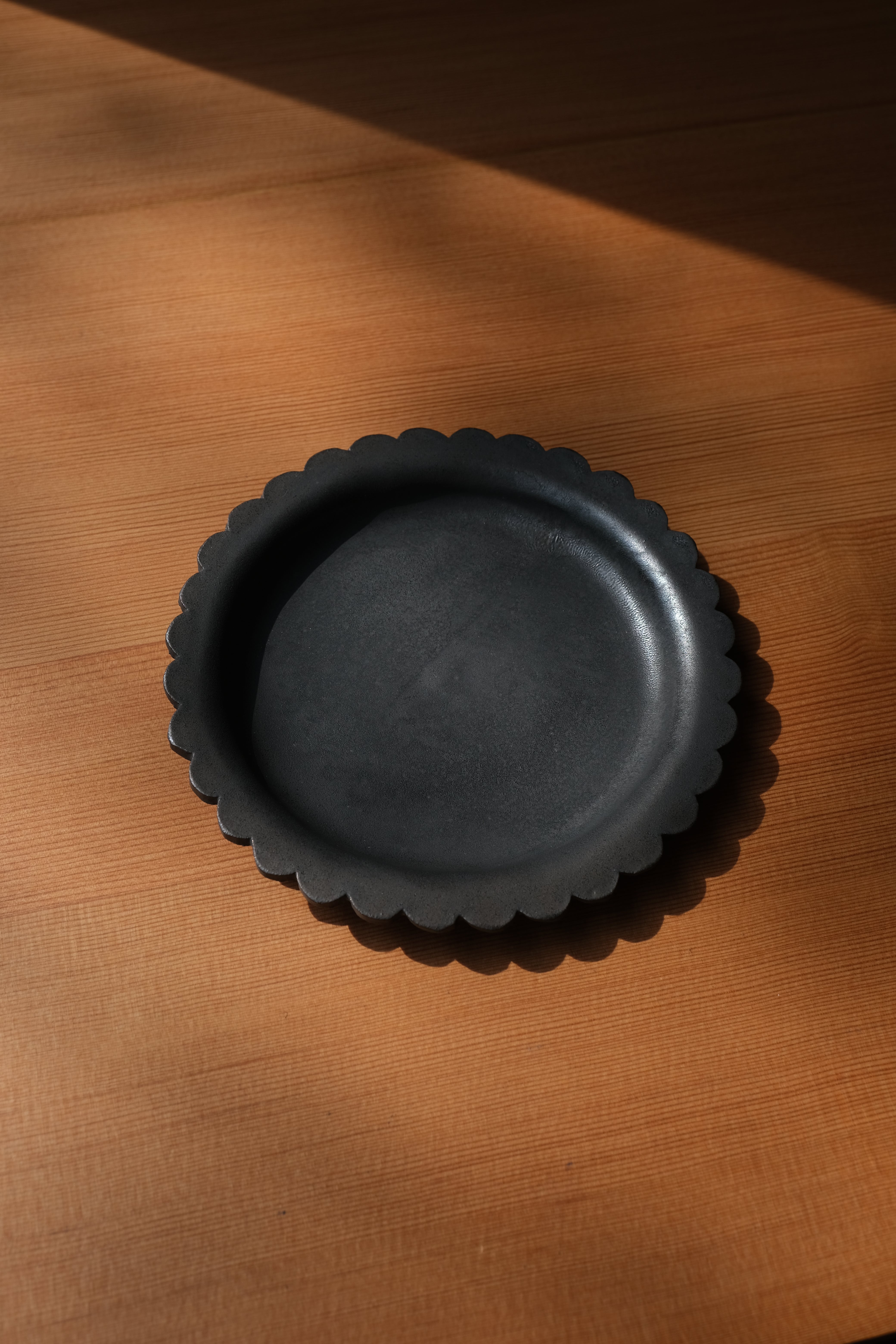 SCALLOPED PLATE