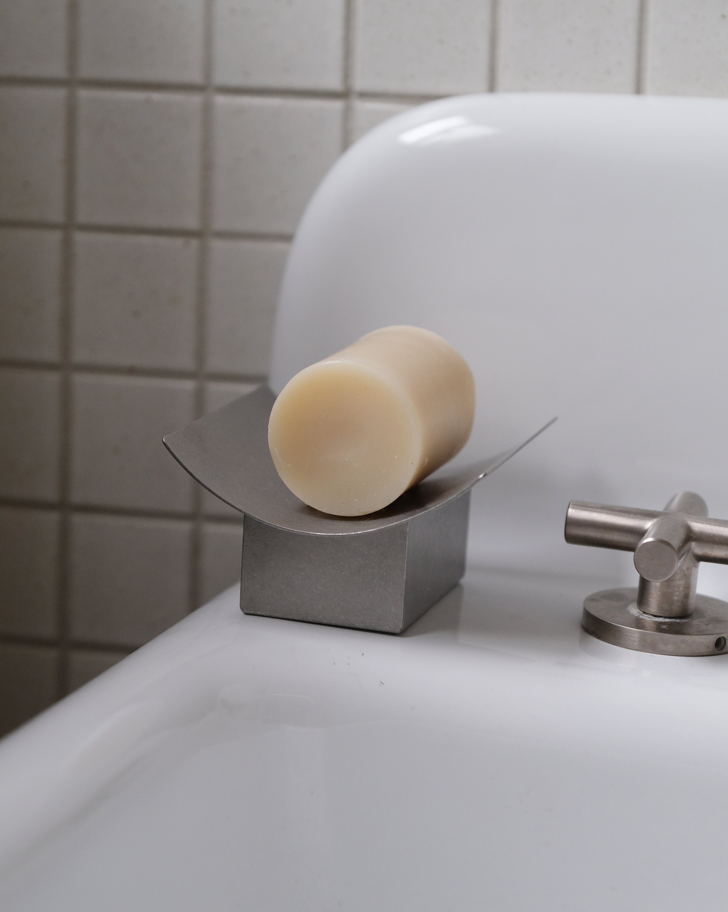 CRESCENT SOAP DISH