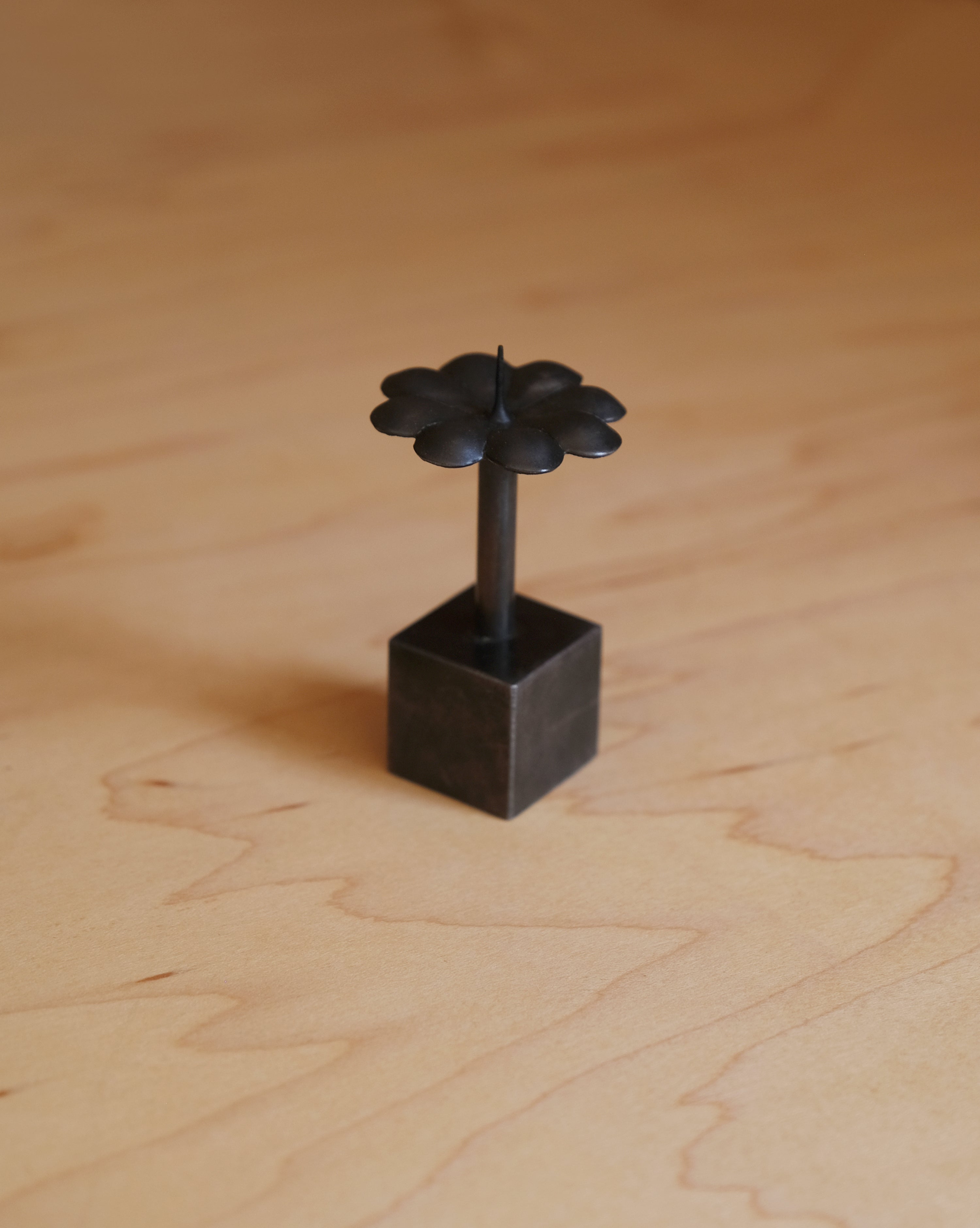 DAISY BLOCK CANDLE HOLDER - A