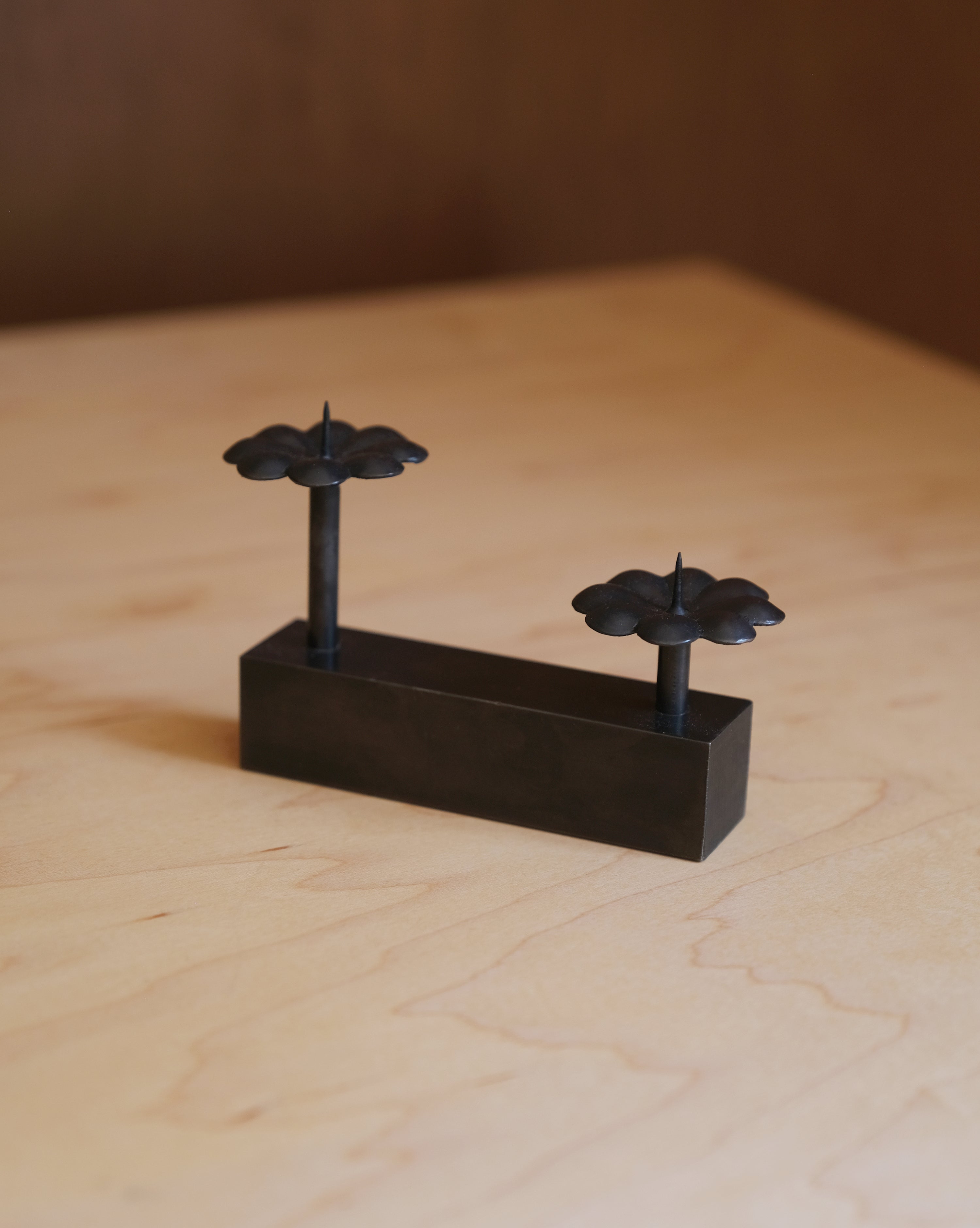 DAISY BLOCK CANDLE HOLDER - E