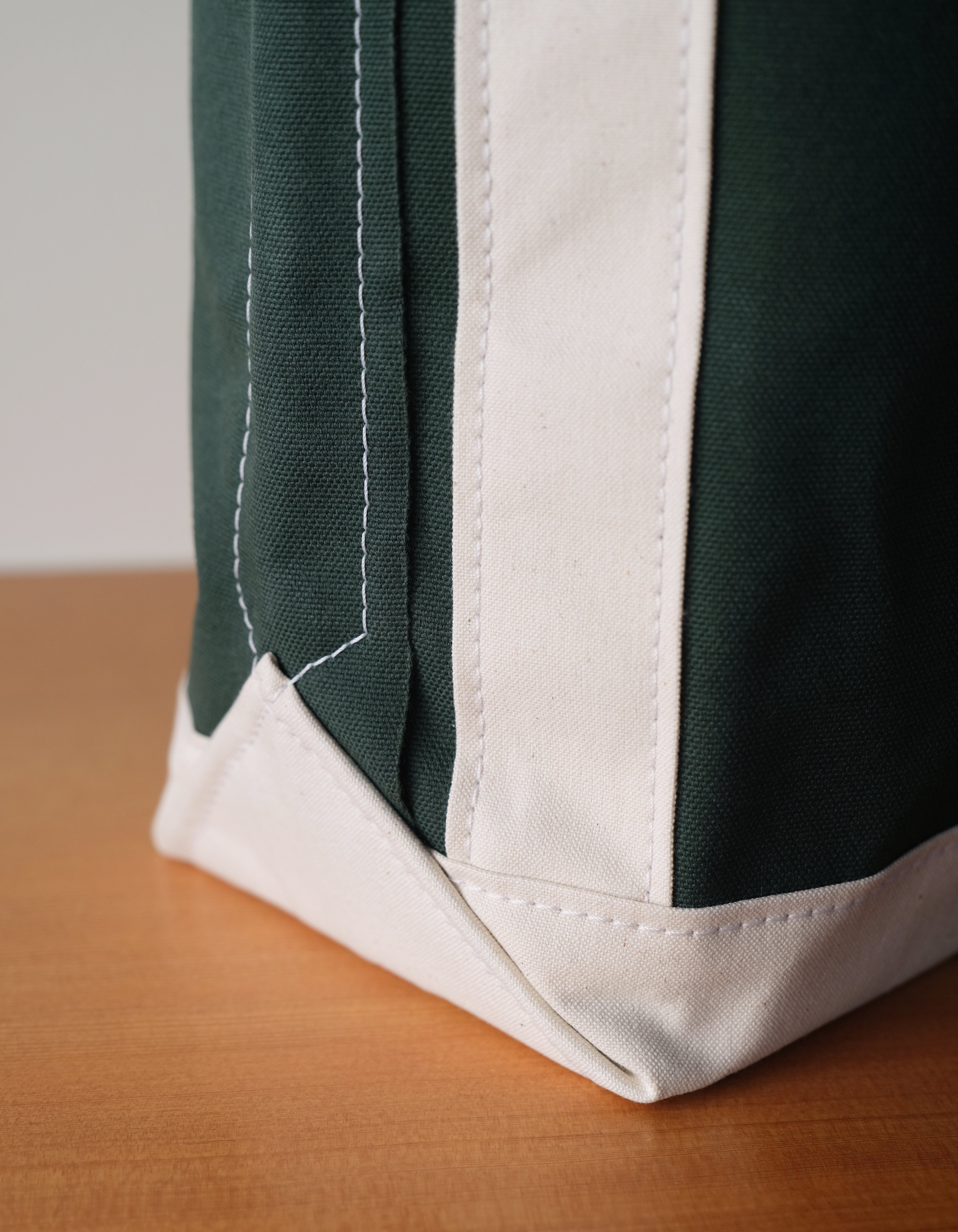 LARGE BAGUETTE TOTE - Green