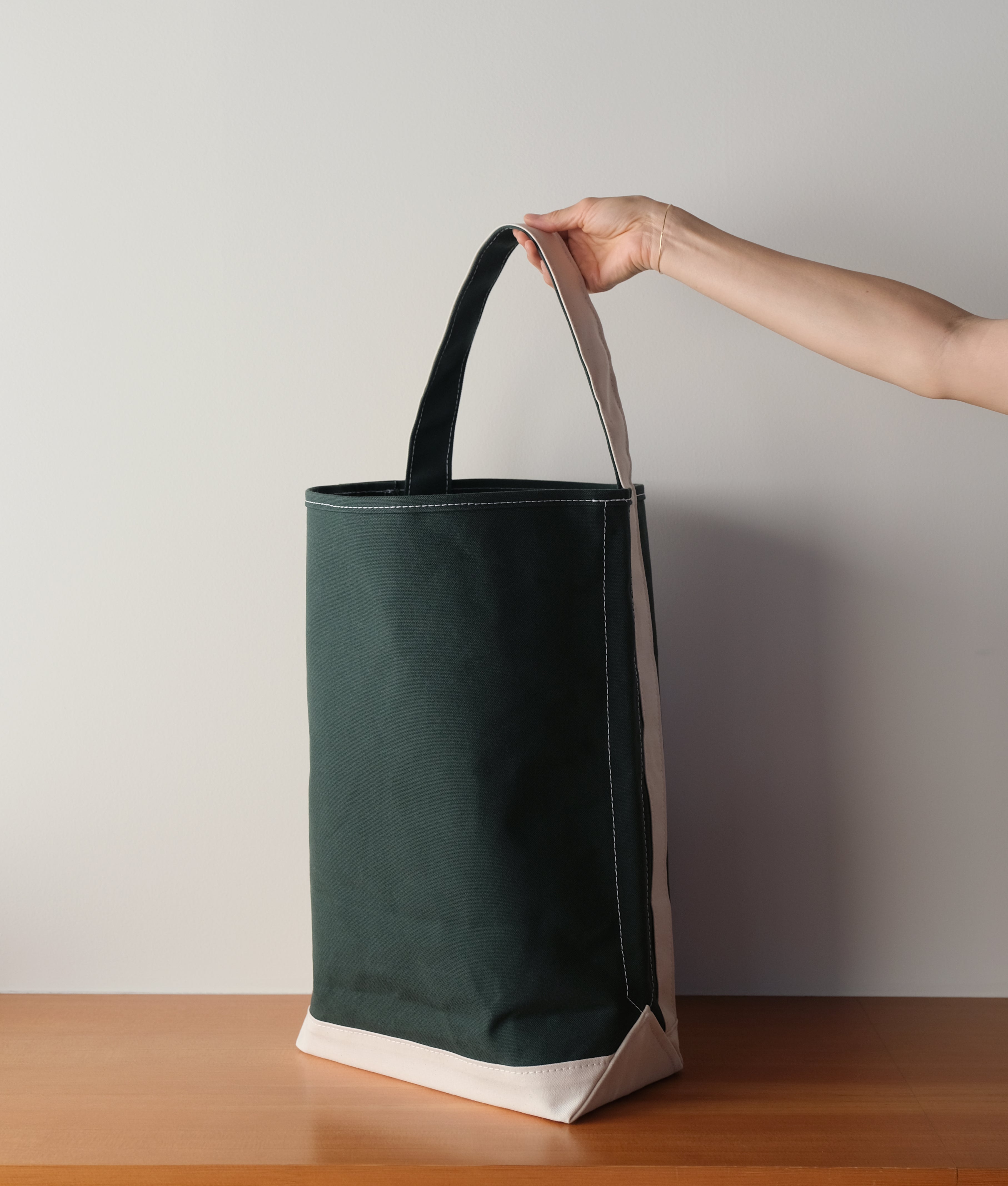 LARGE BAGUETTE TOTE - Green