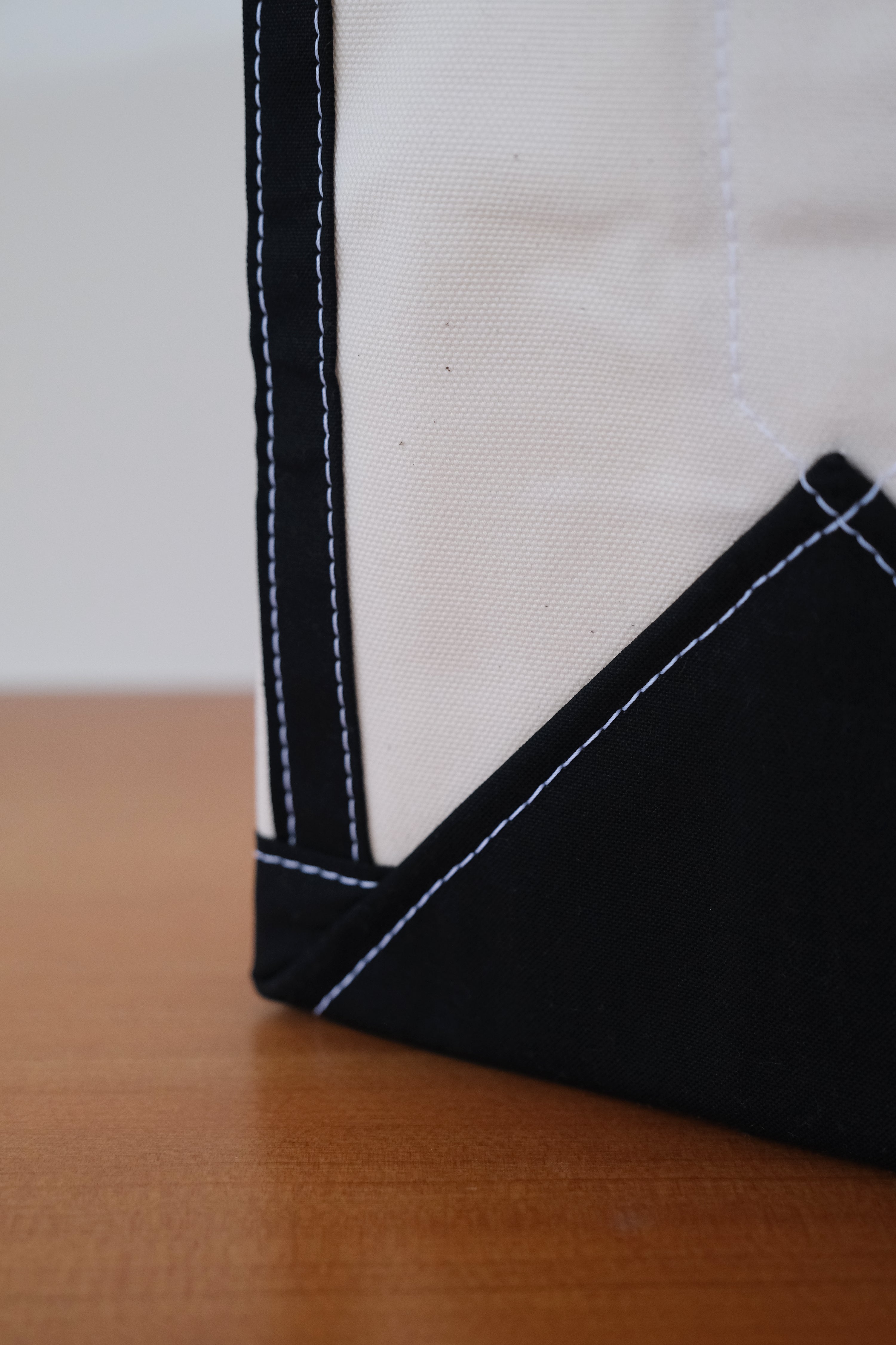 BOOK TOTE