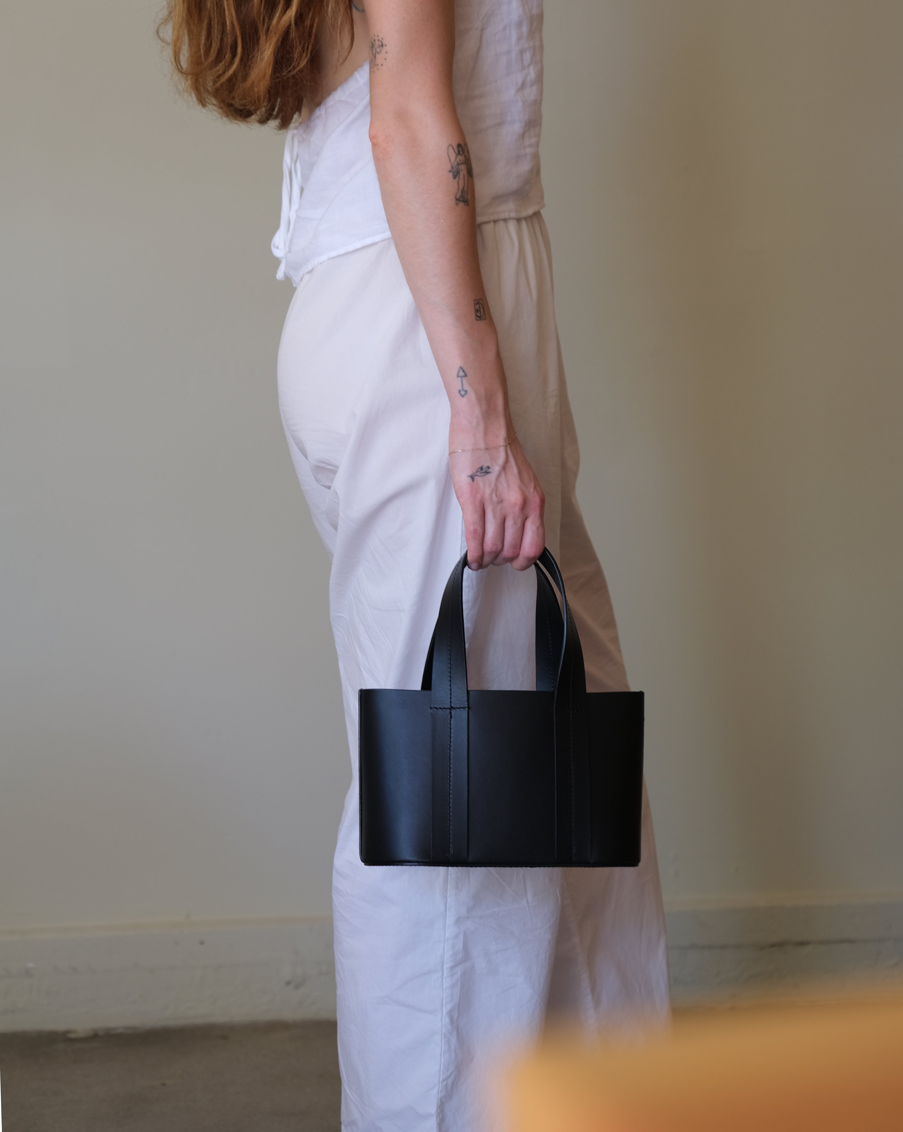 MINI WIDE TOTE - Black