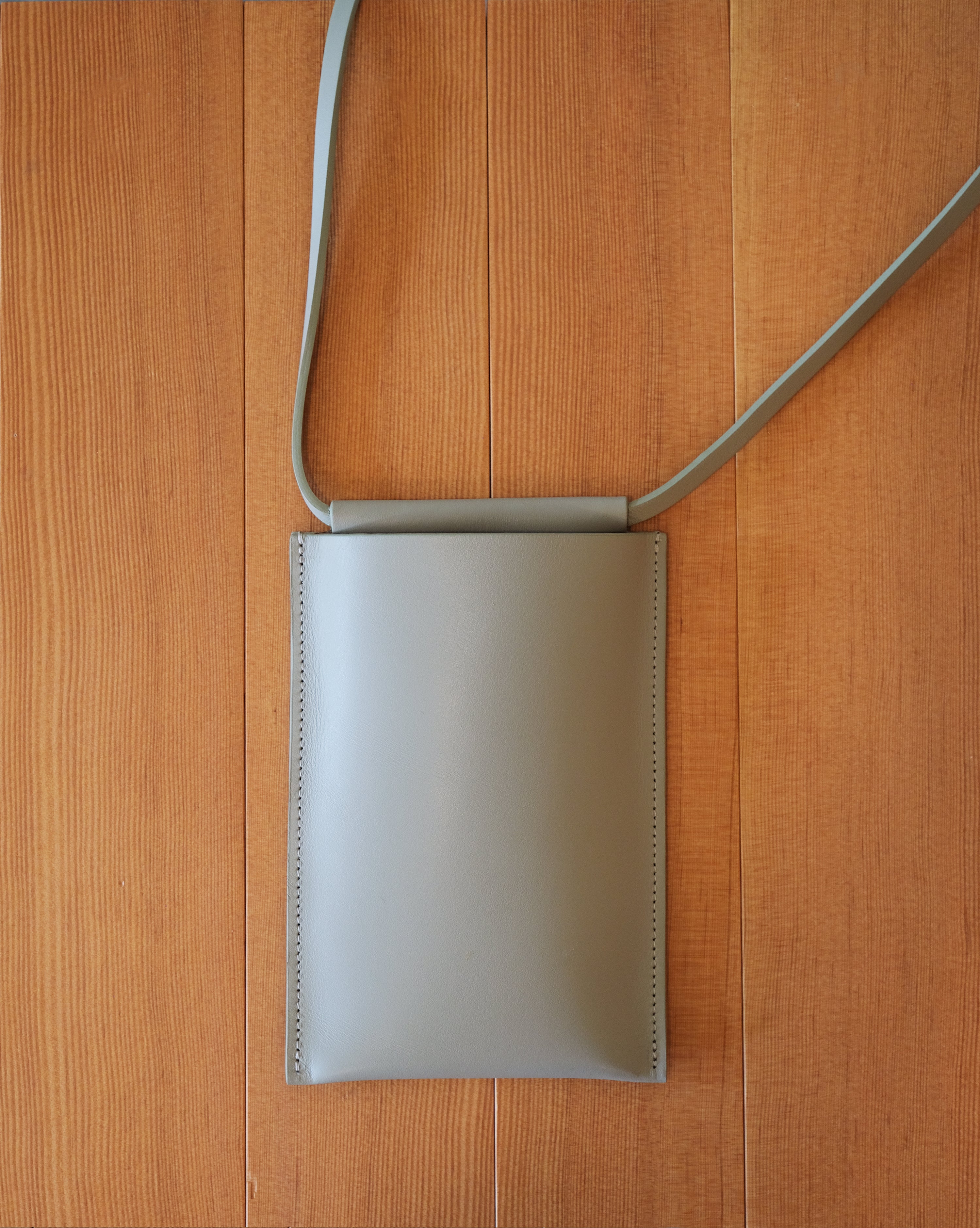 IPHONE SLING - Taupe