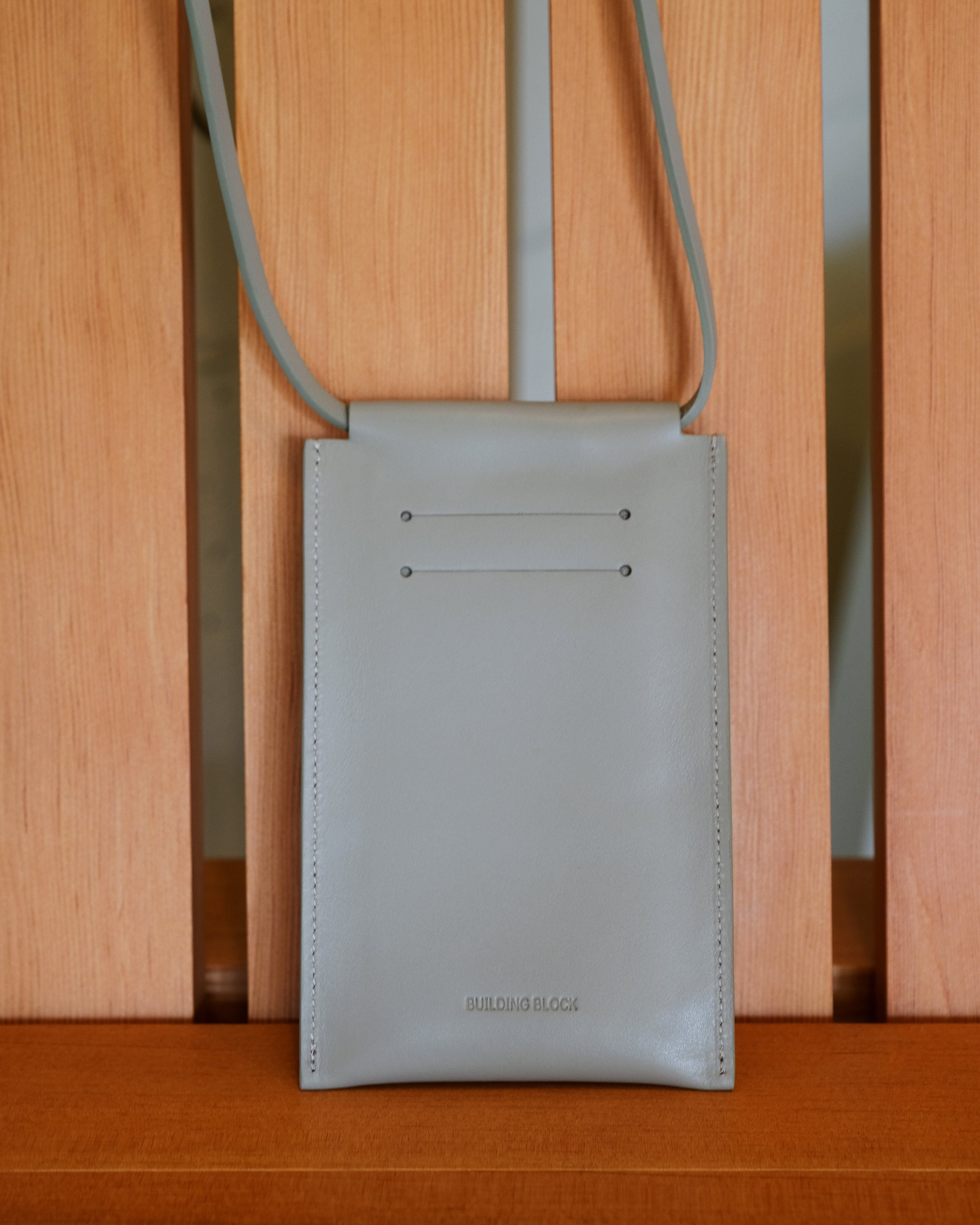 IPHONE SLING - Taupe