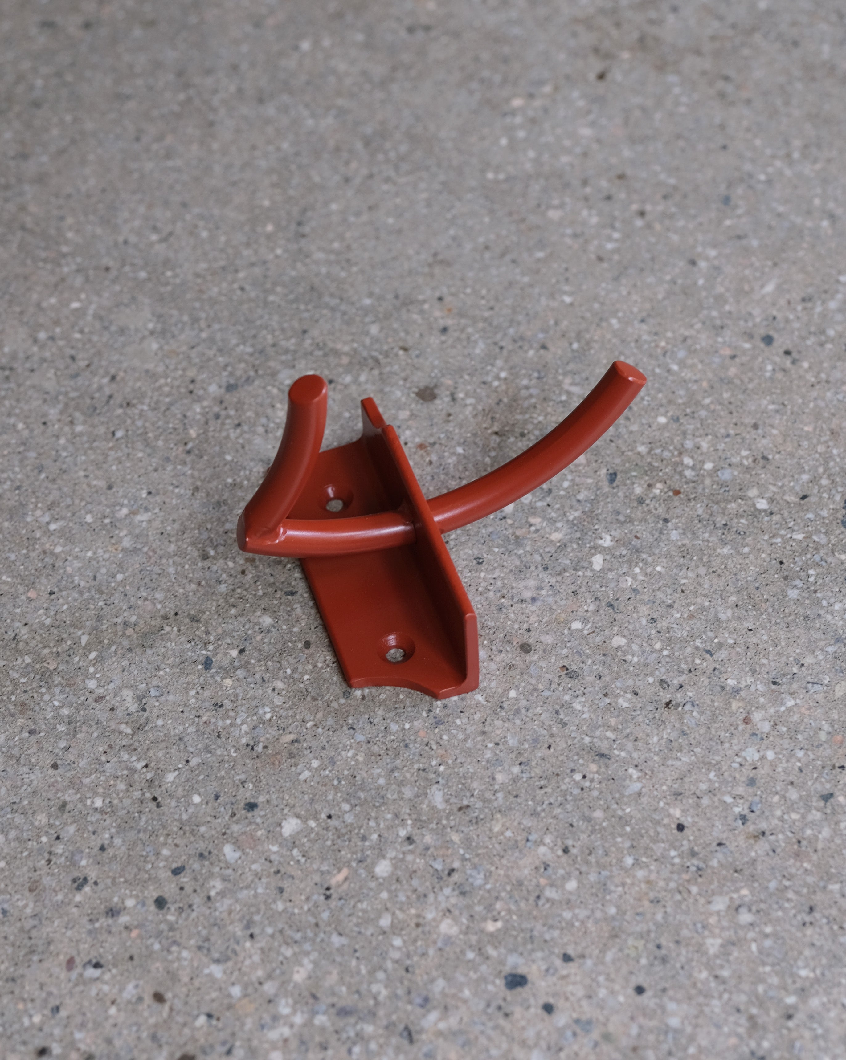 ARC ANGLE HOOK - Red