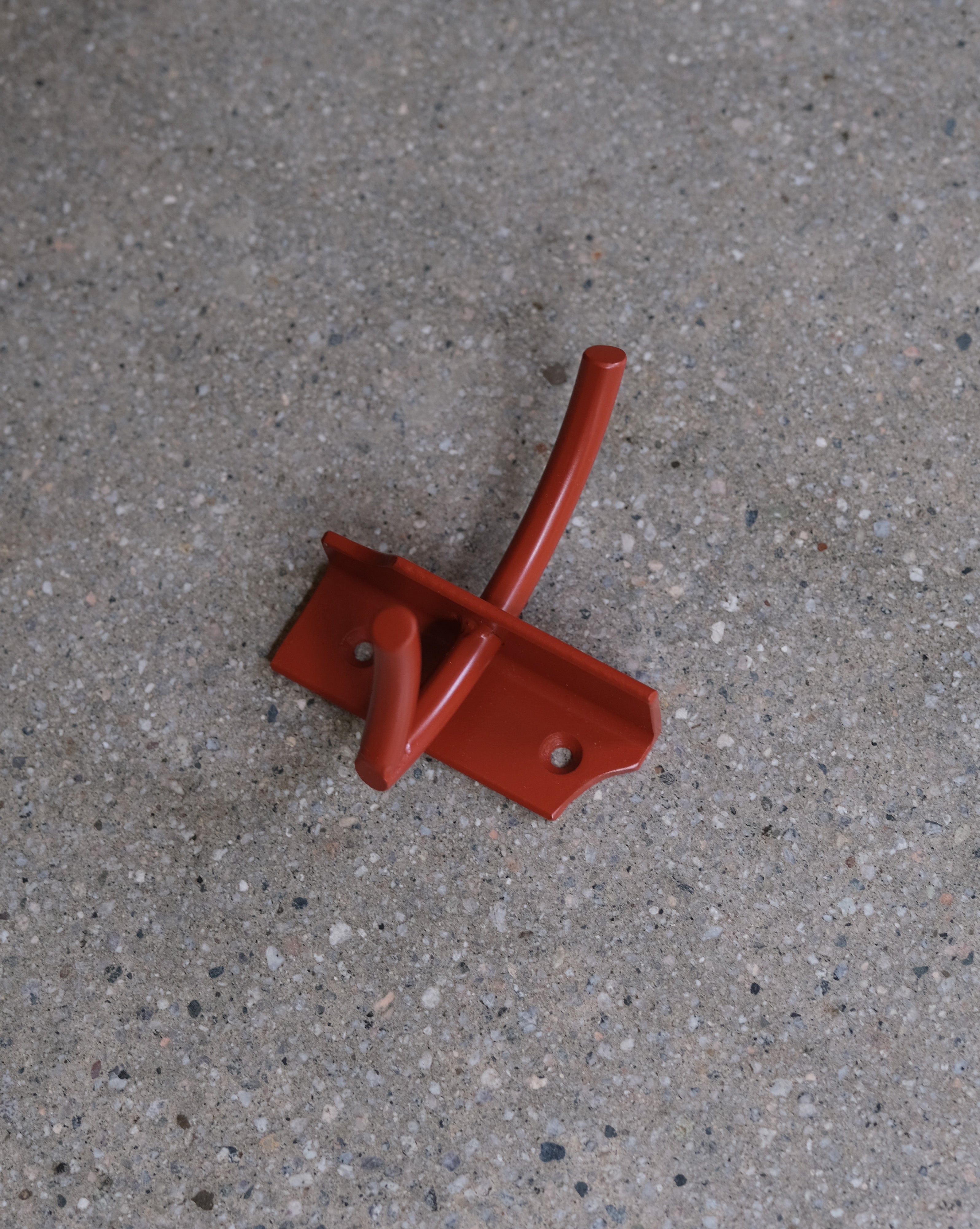 ARC ANGLE HOOK - Red