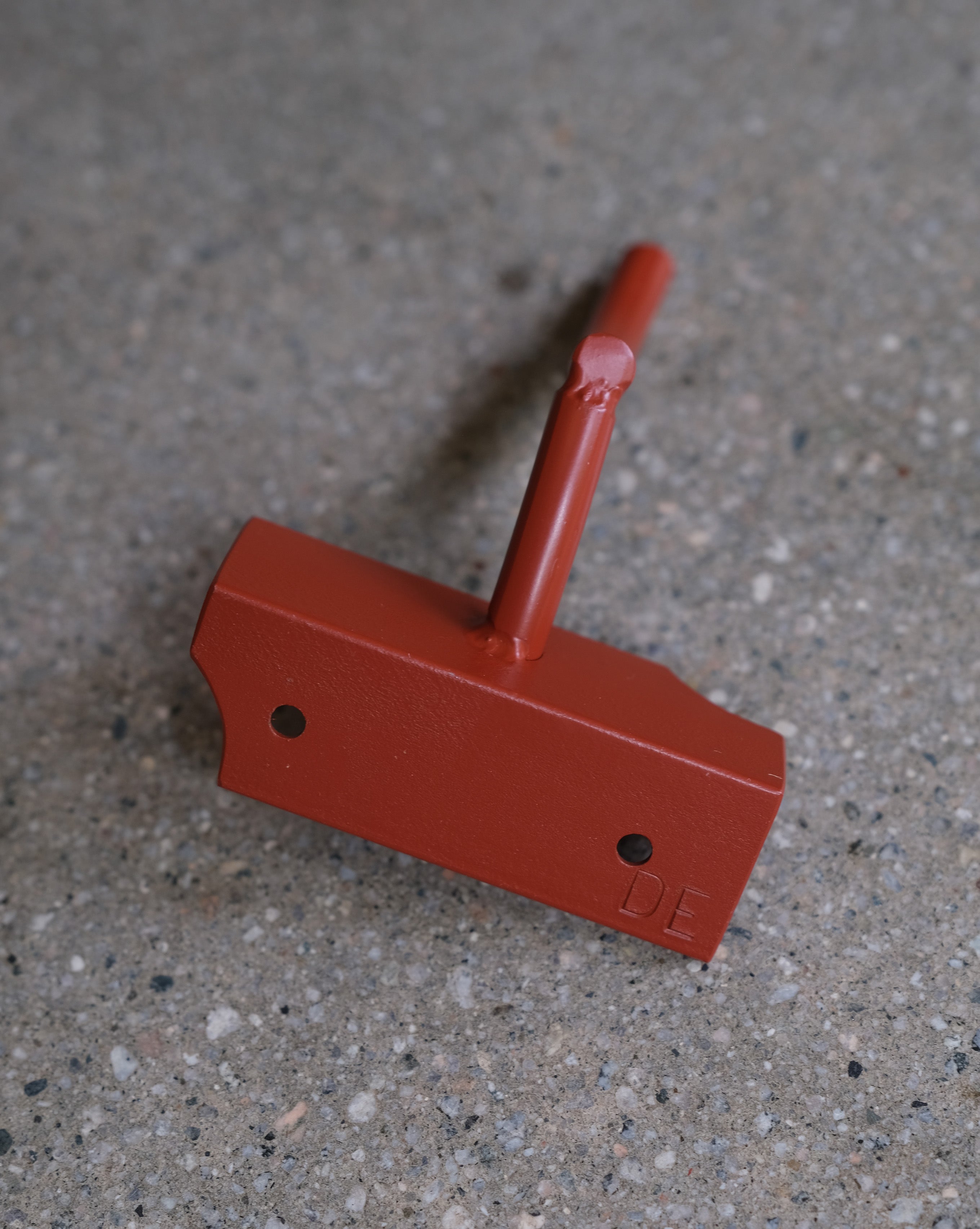 ARC ANGLE HOOK - Red