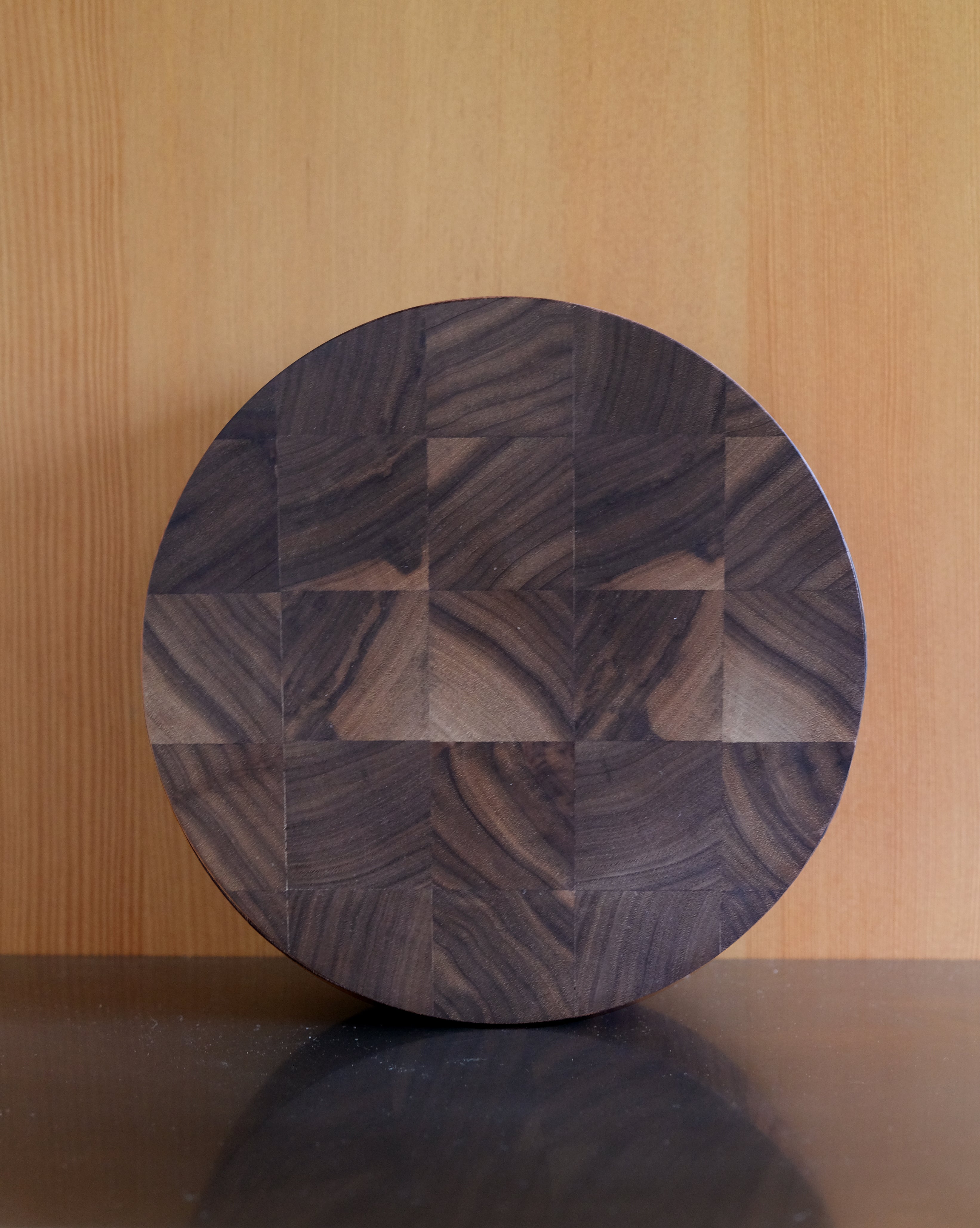 CIRCLE CUTTING BOARD