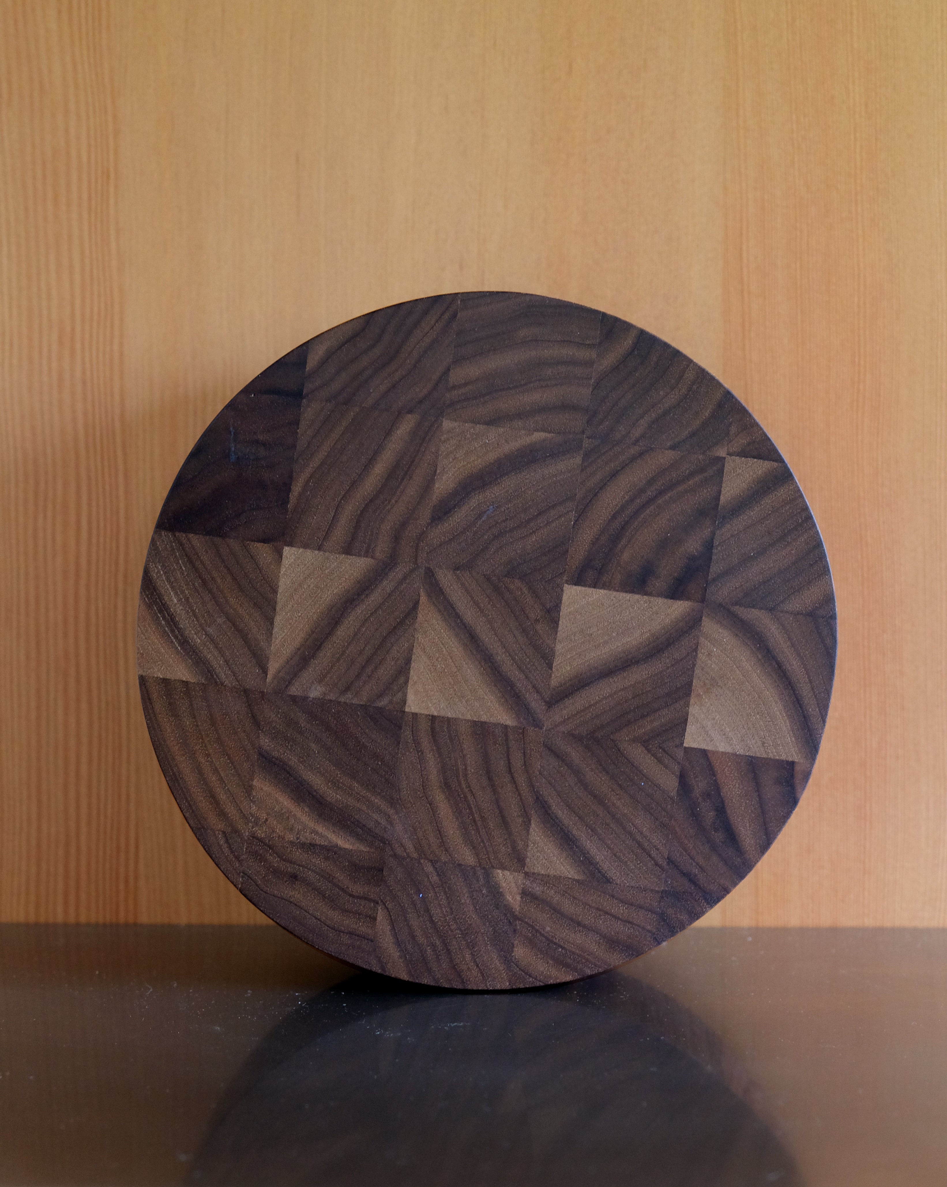 CIRCLE CUTTING BOARD