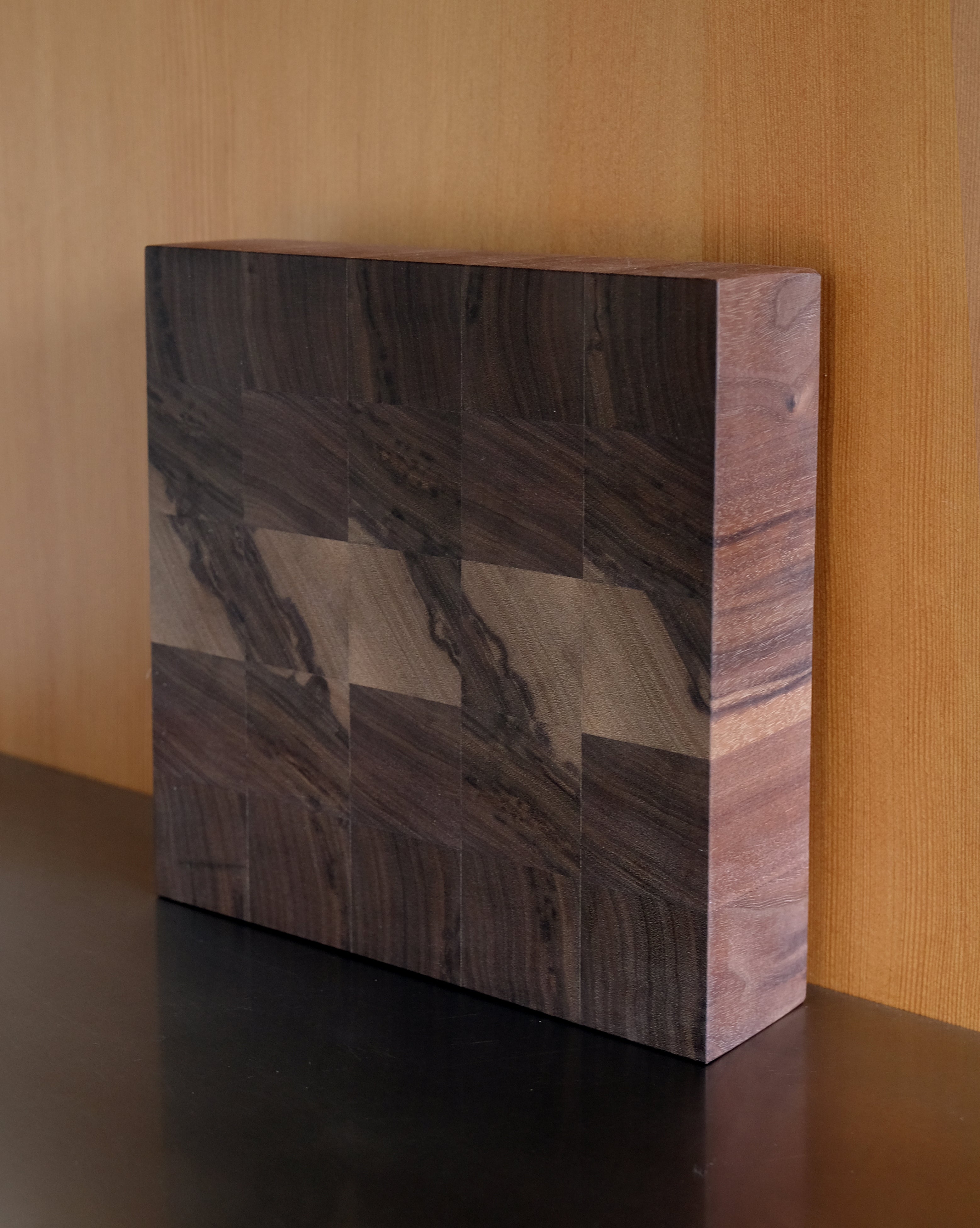 SQUARE CUTTING BOARD