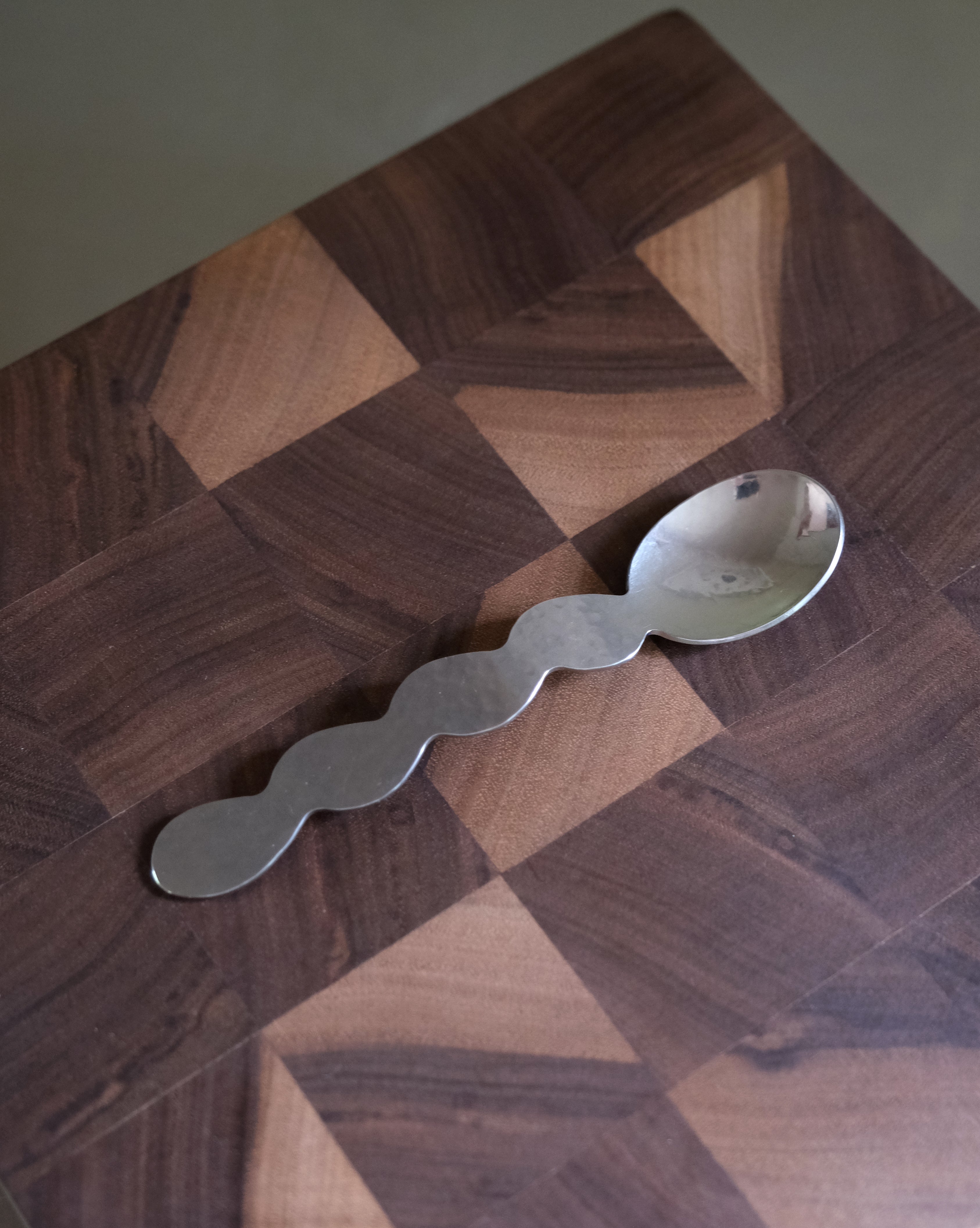 SQUIGGLE FLATWARE