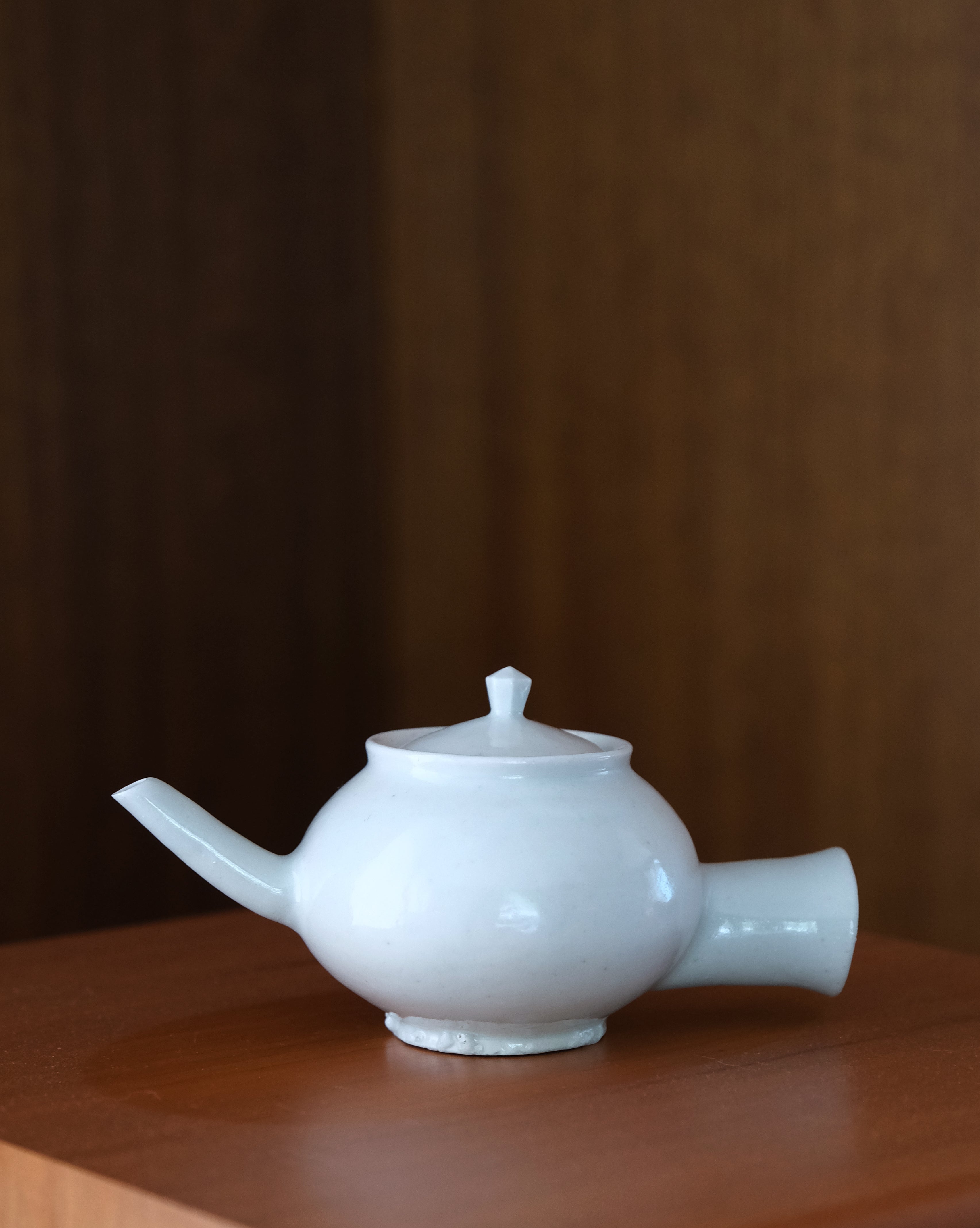 SMALL TEAPOT WITH HANDLE