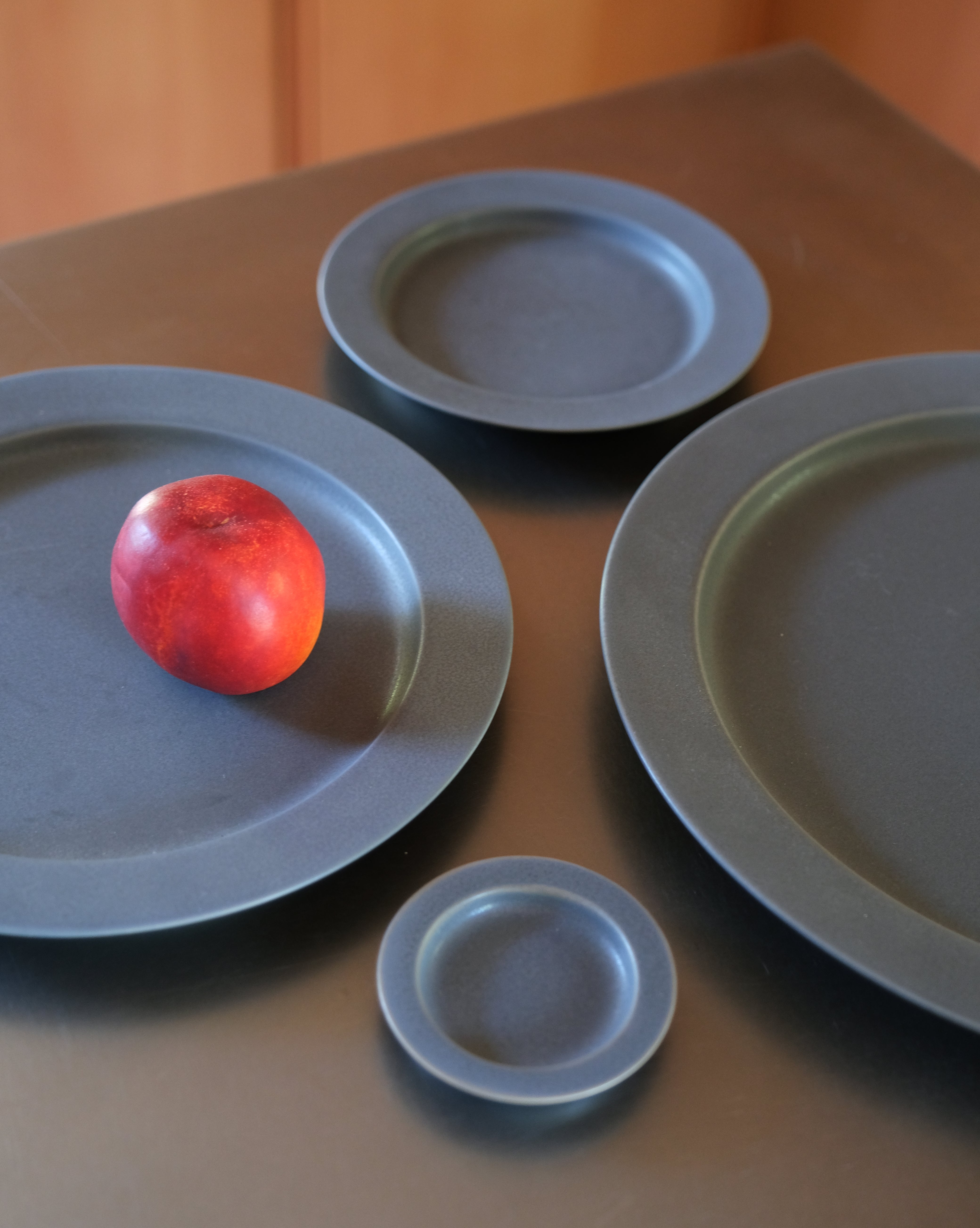 UNJOUR PLATES - Rainy Gray