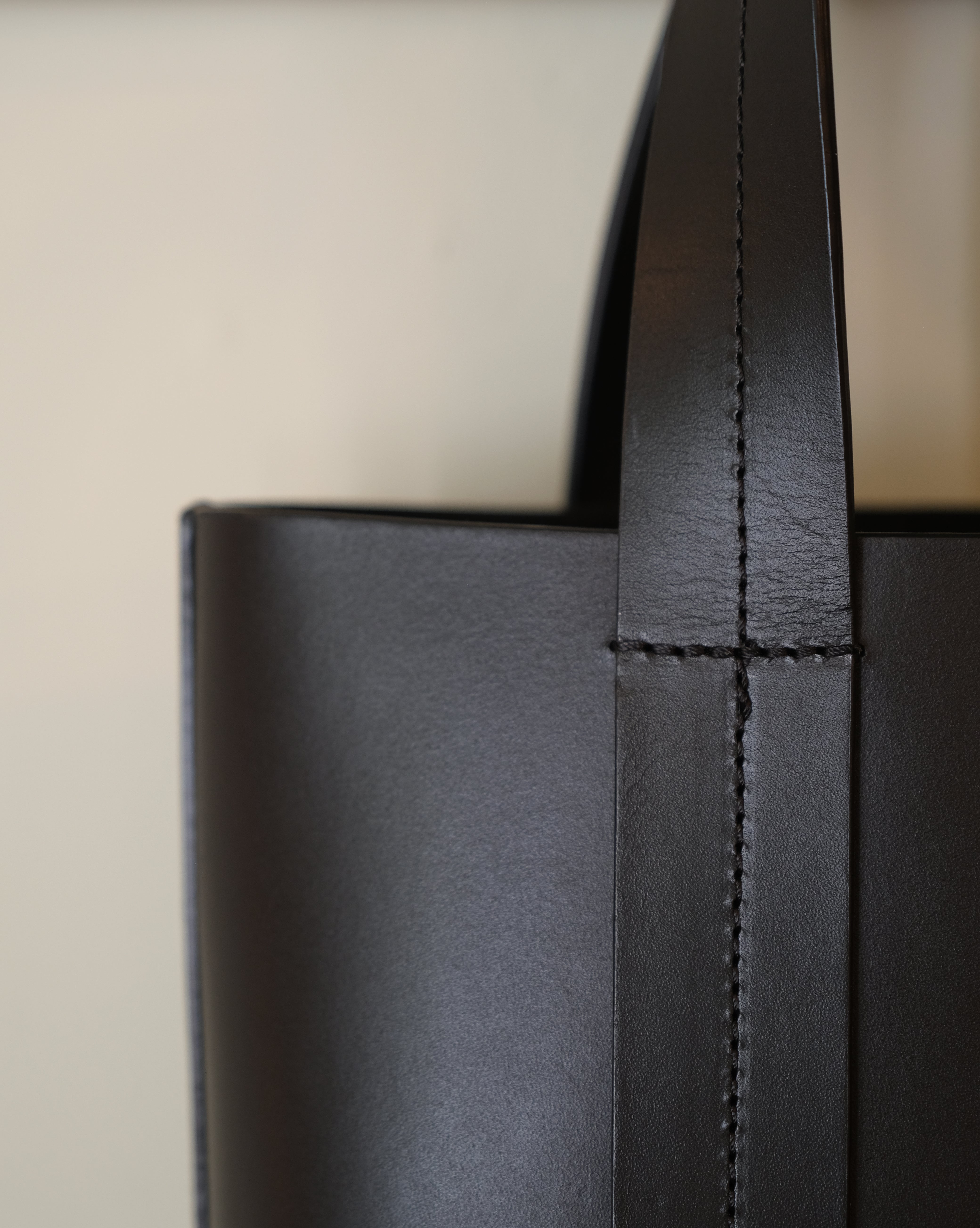 MINI WIDE TOTE - Black