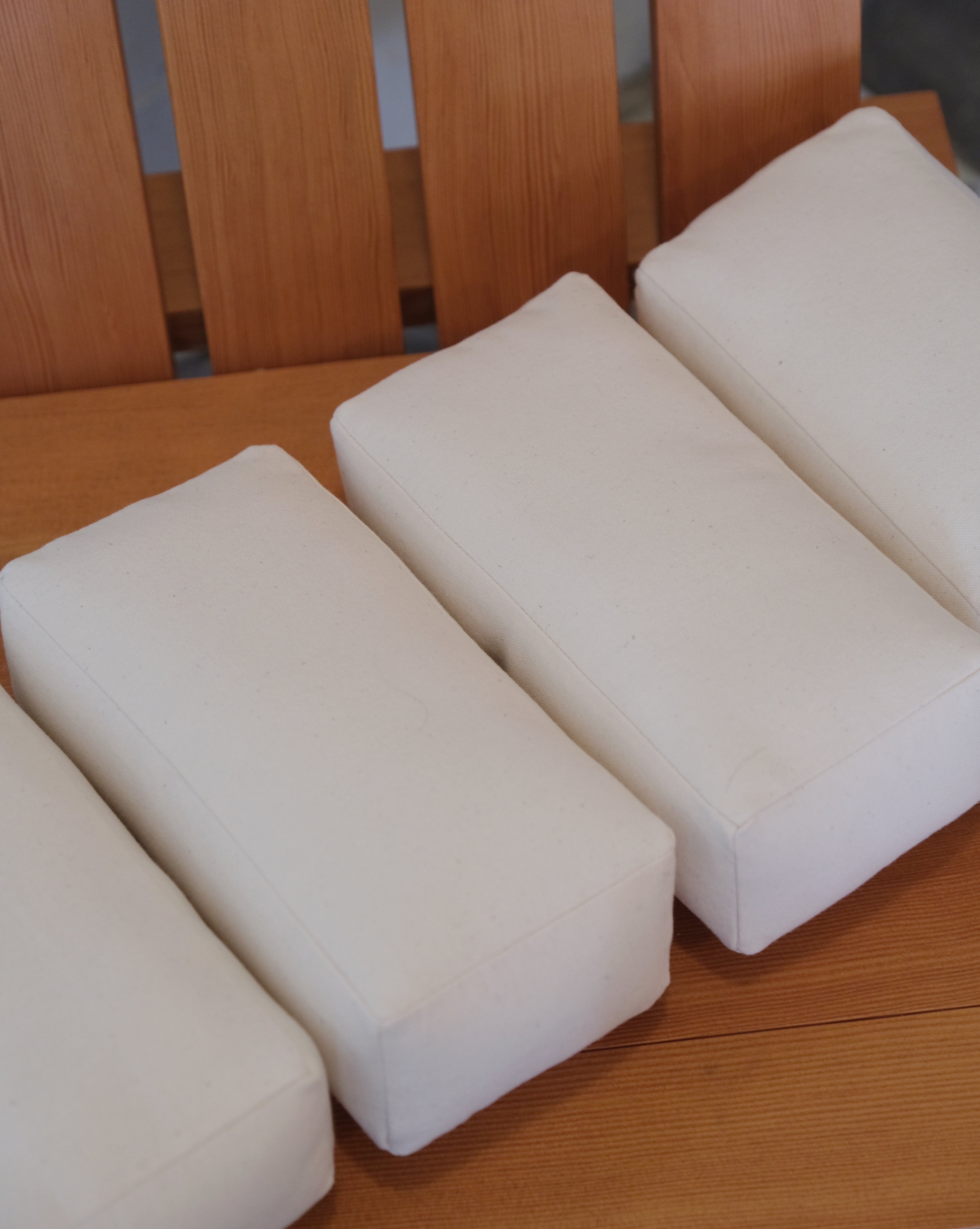 BRICKS PILLOW