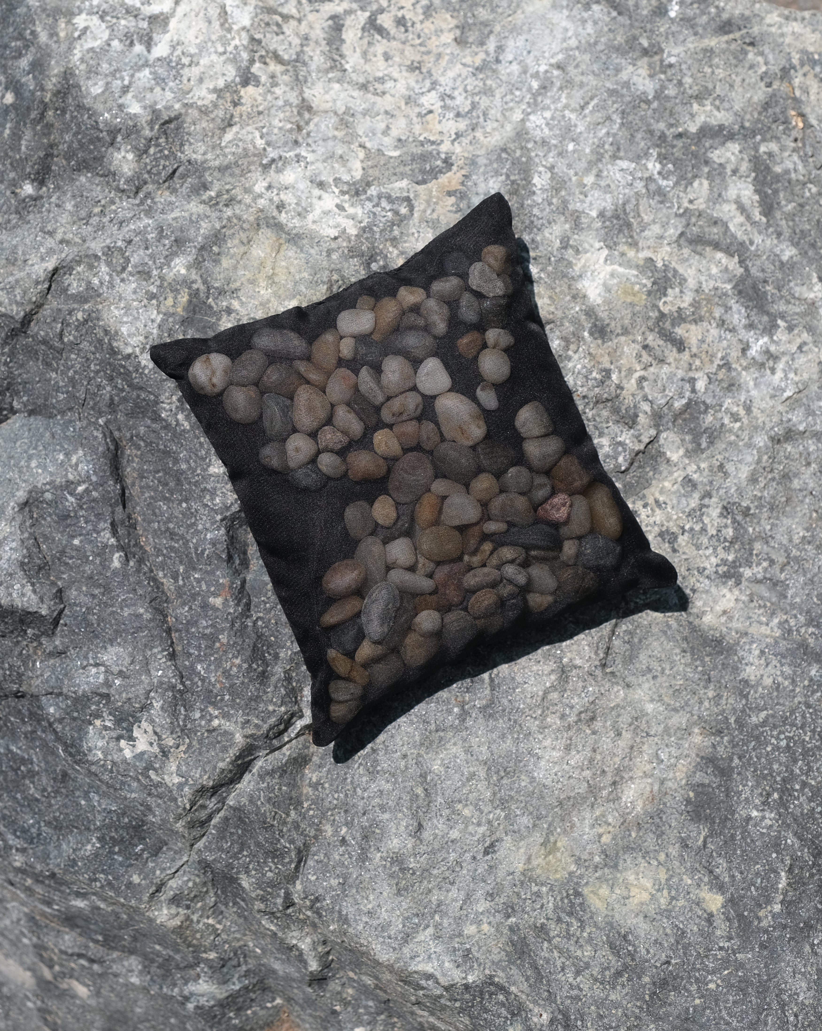 PEBBLE PILLOW