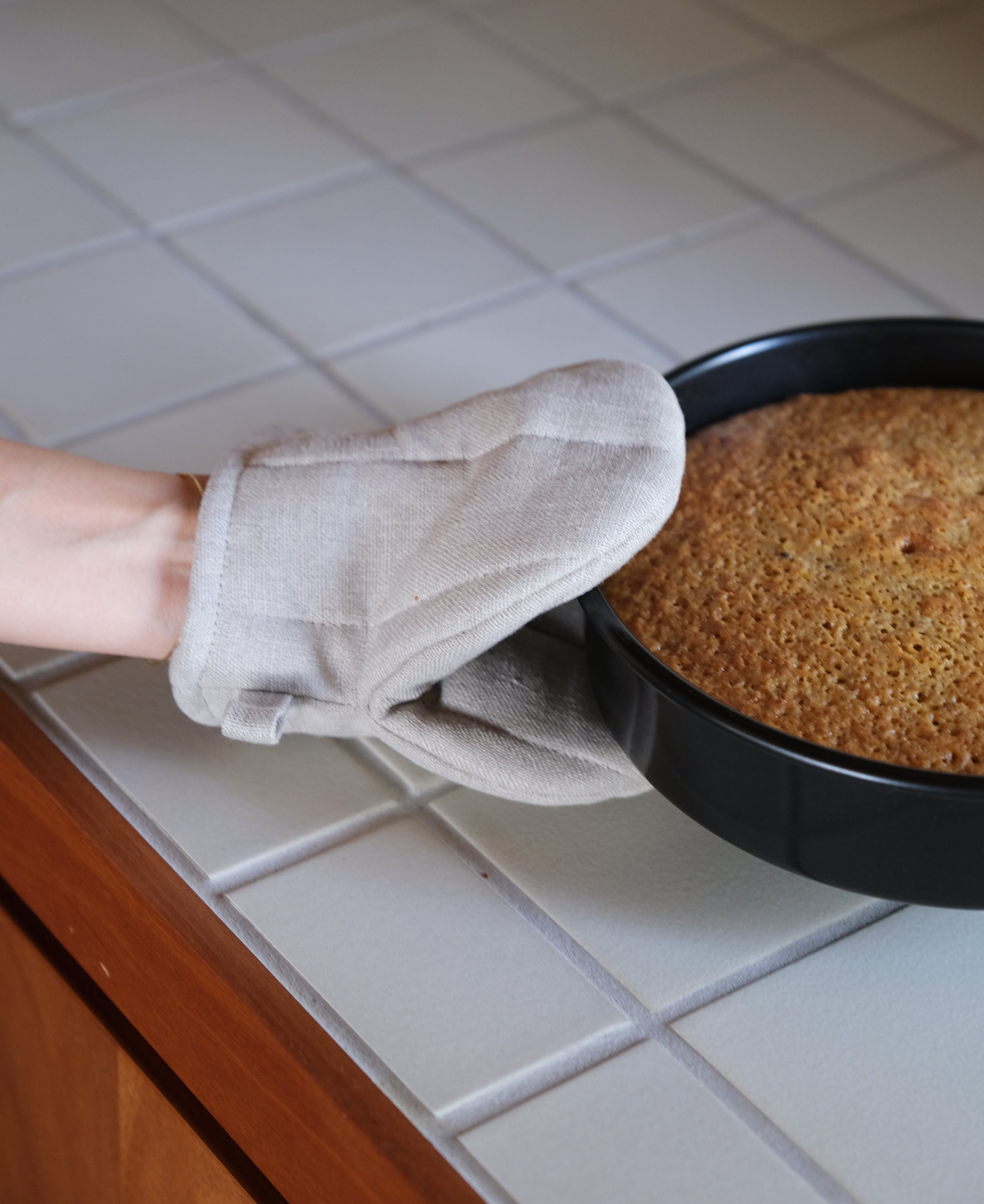 LINEN OVEN MITT