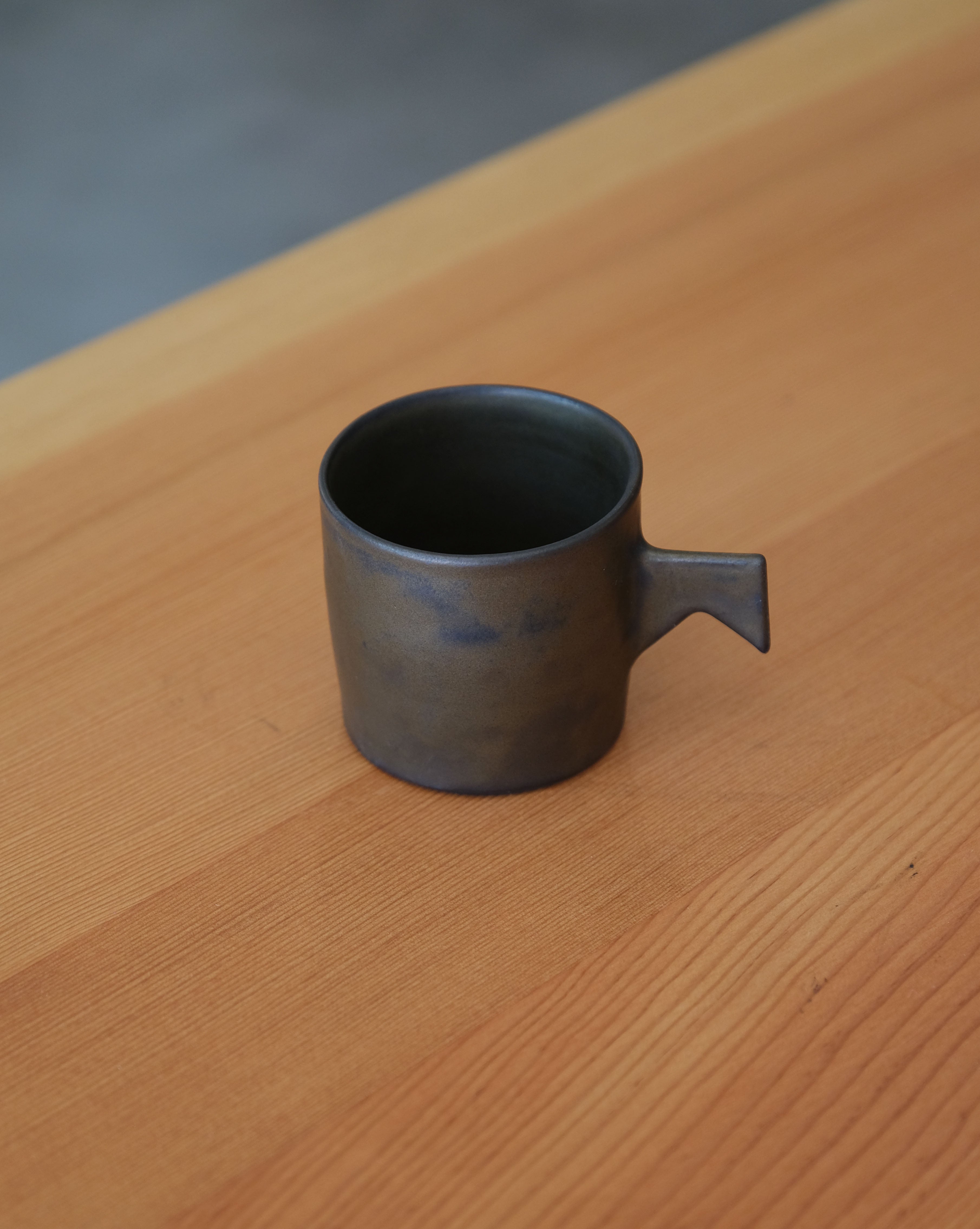 SHAPE MUGS - Triangle