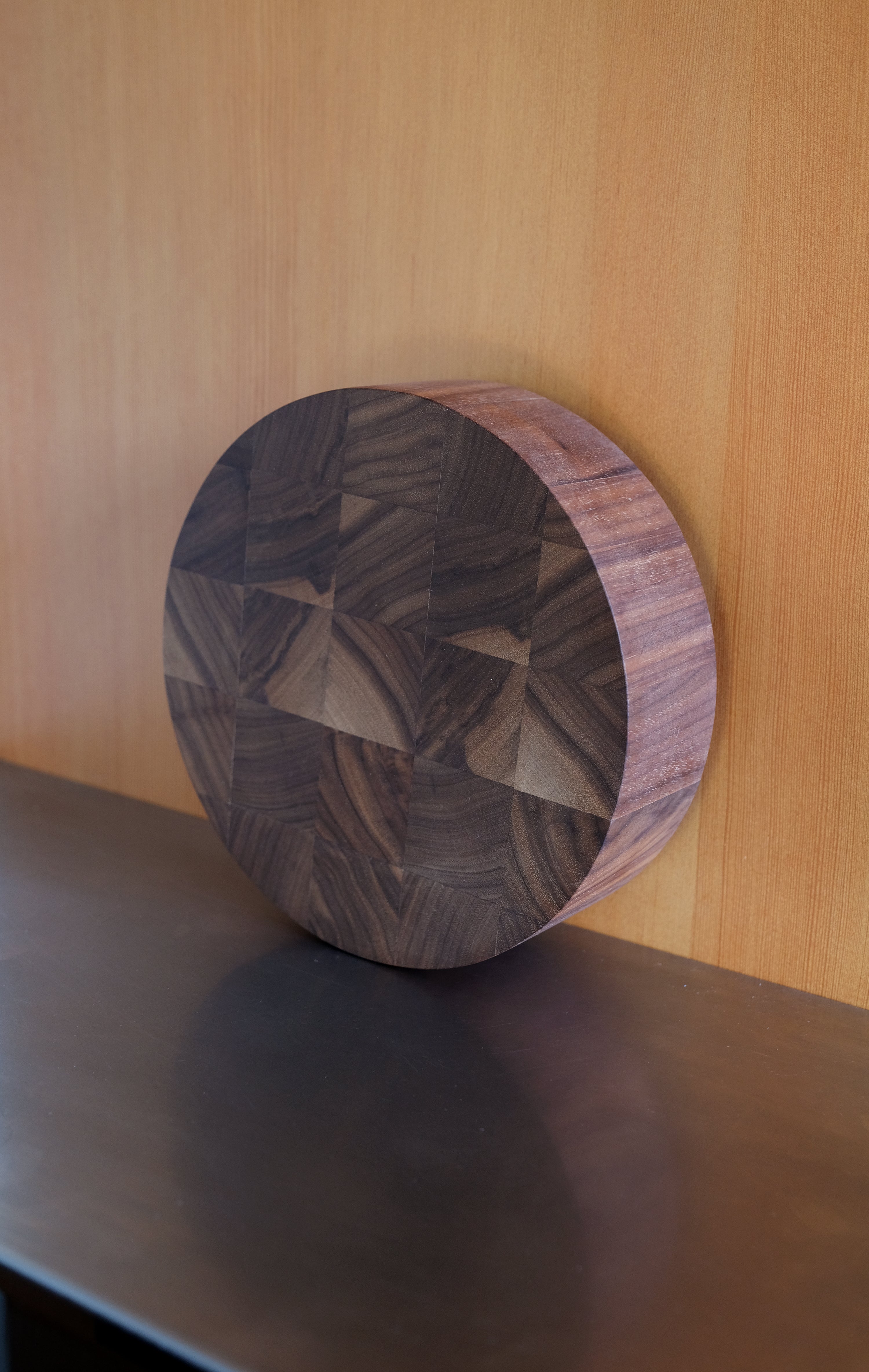 CIRCLE CUTTING BOARD
