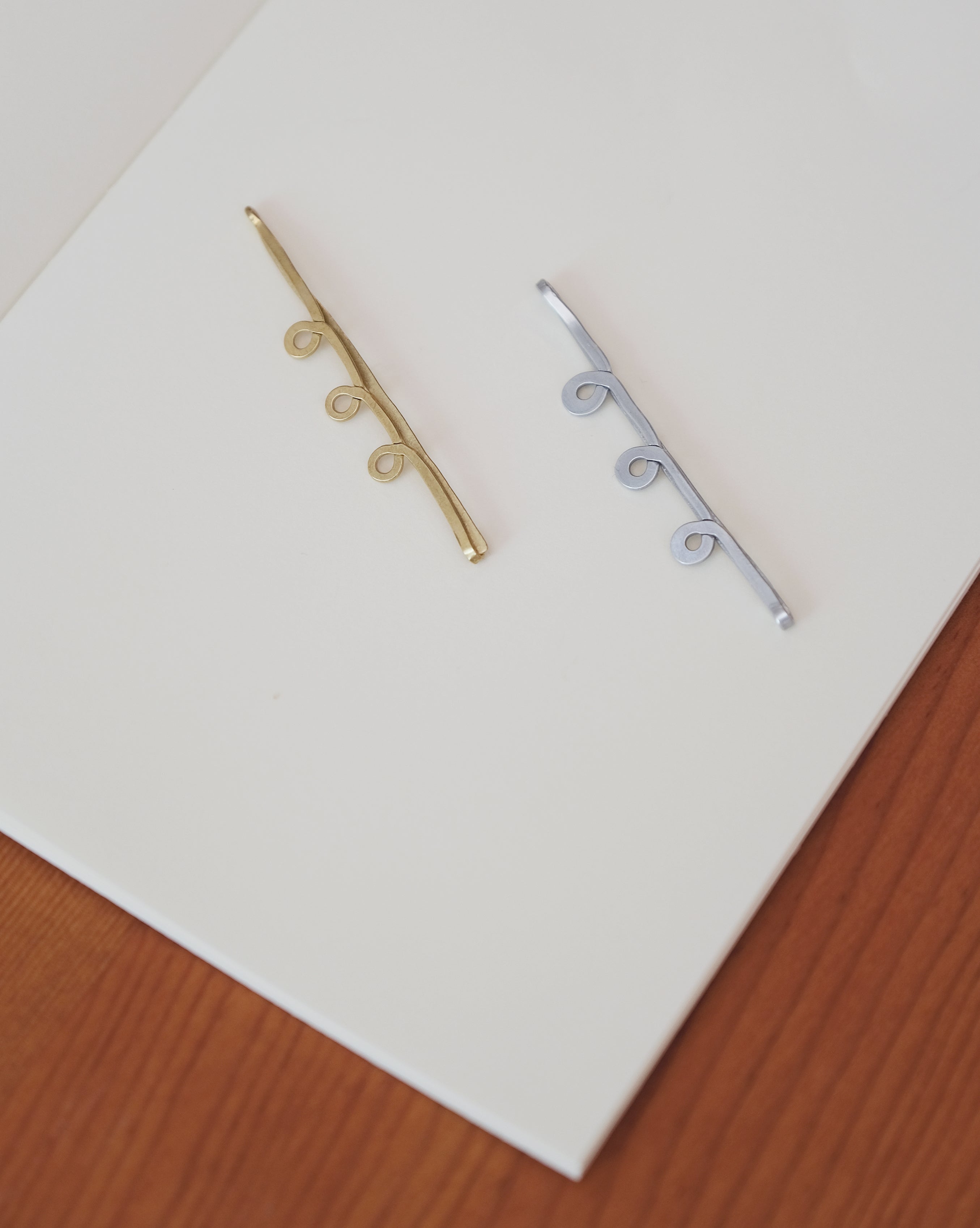 BARRETTE – Triple Loop