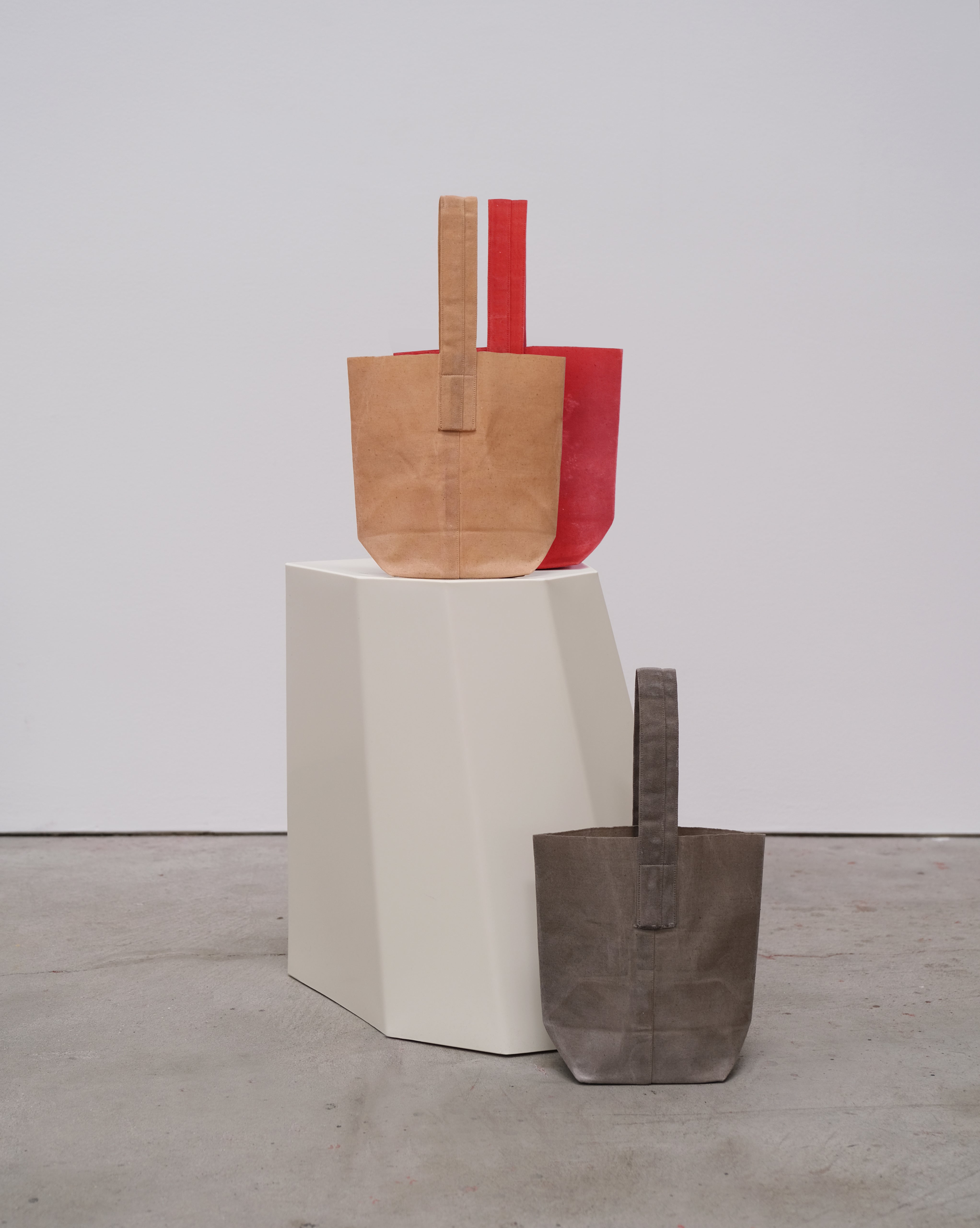 FUNAGATA BUCKET BAG