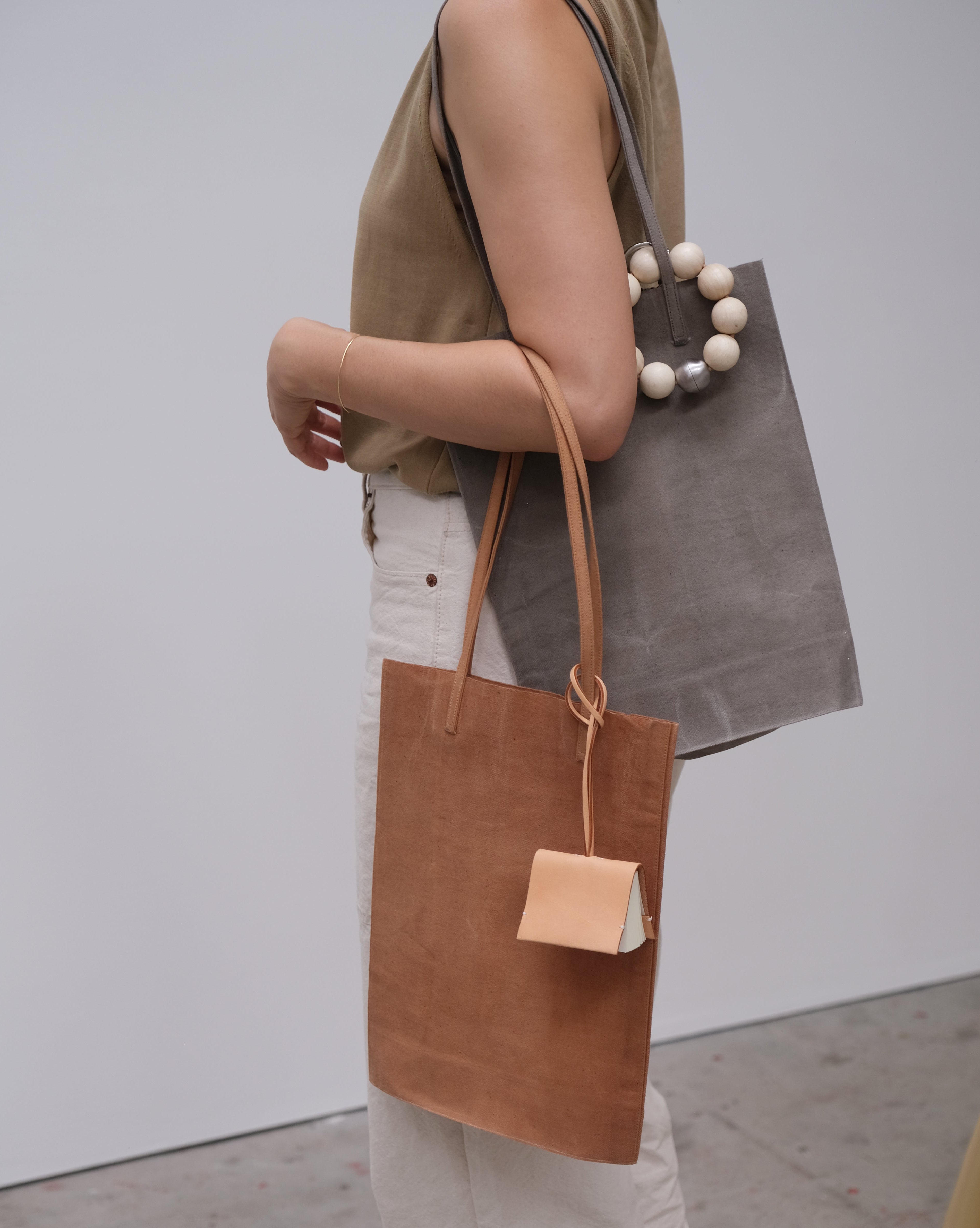 SQUARE TOTE