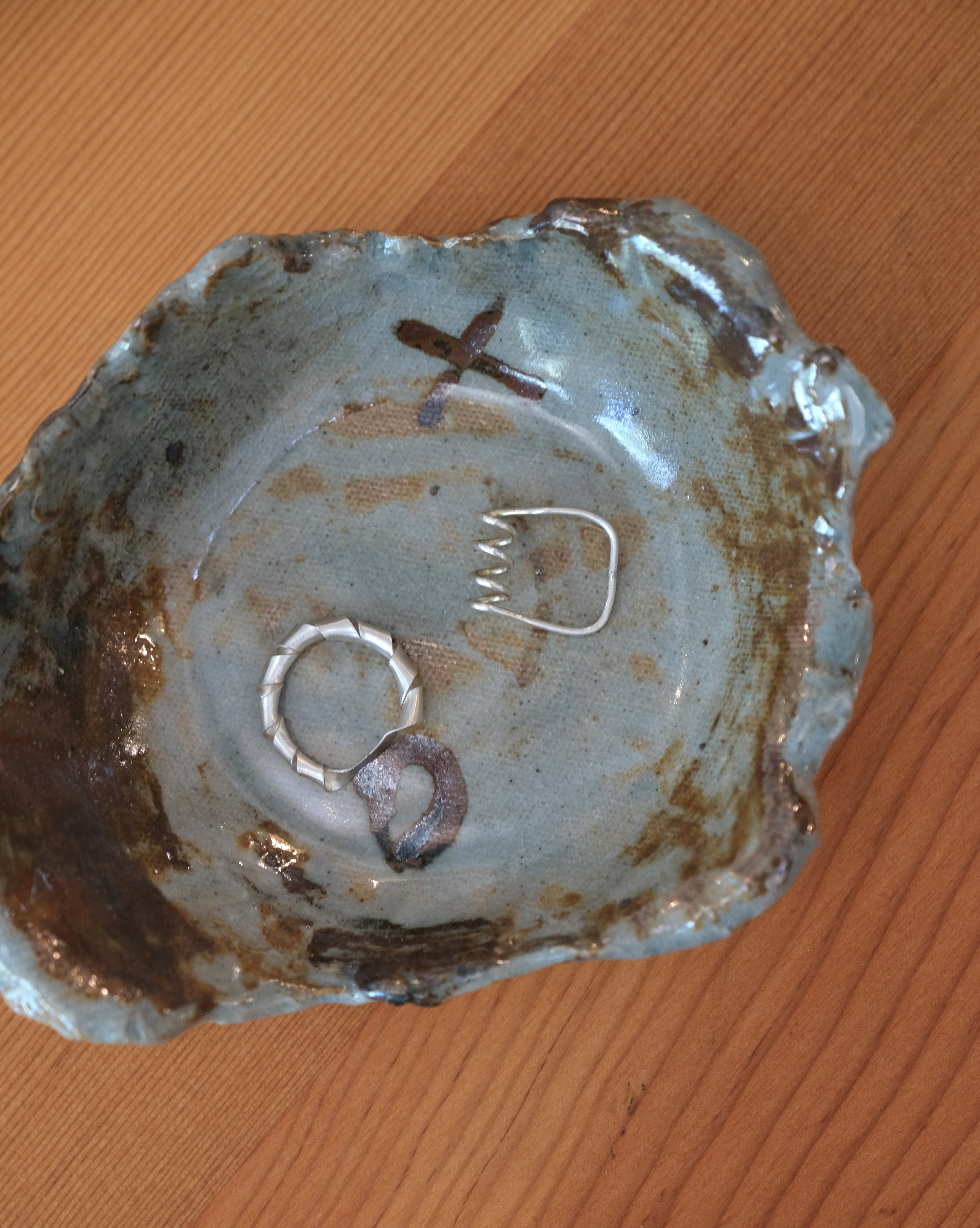 MEDIUM XO DISH in blue glaze