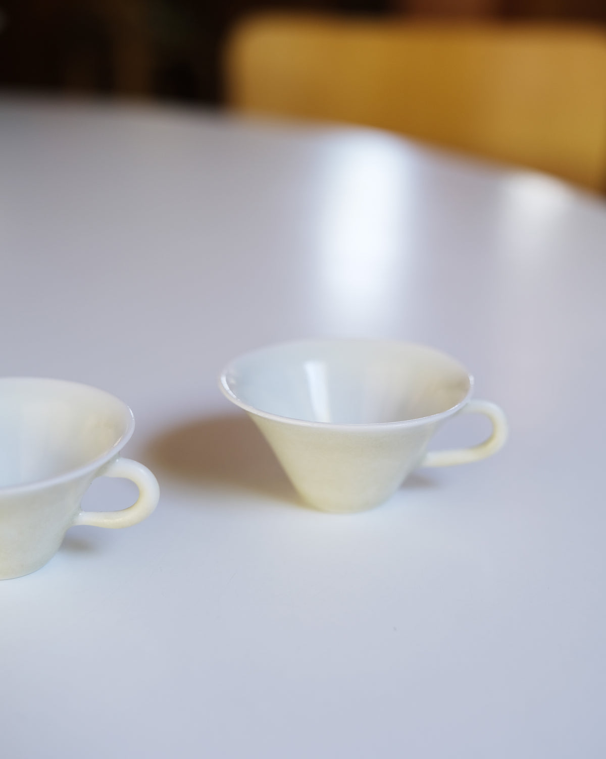 HANDLE TEACUP