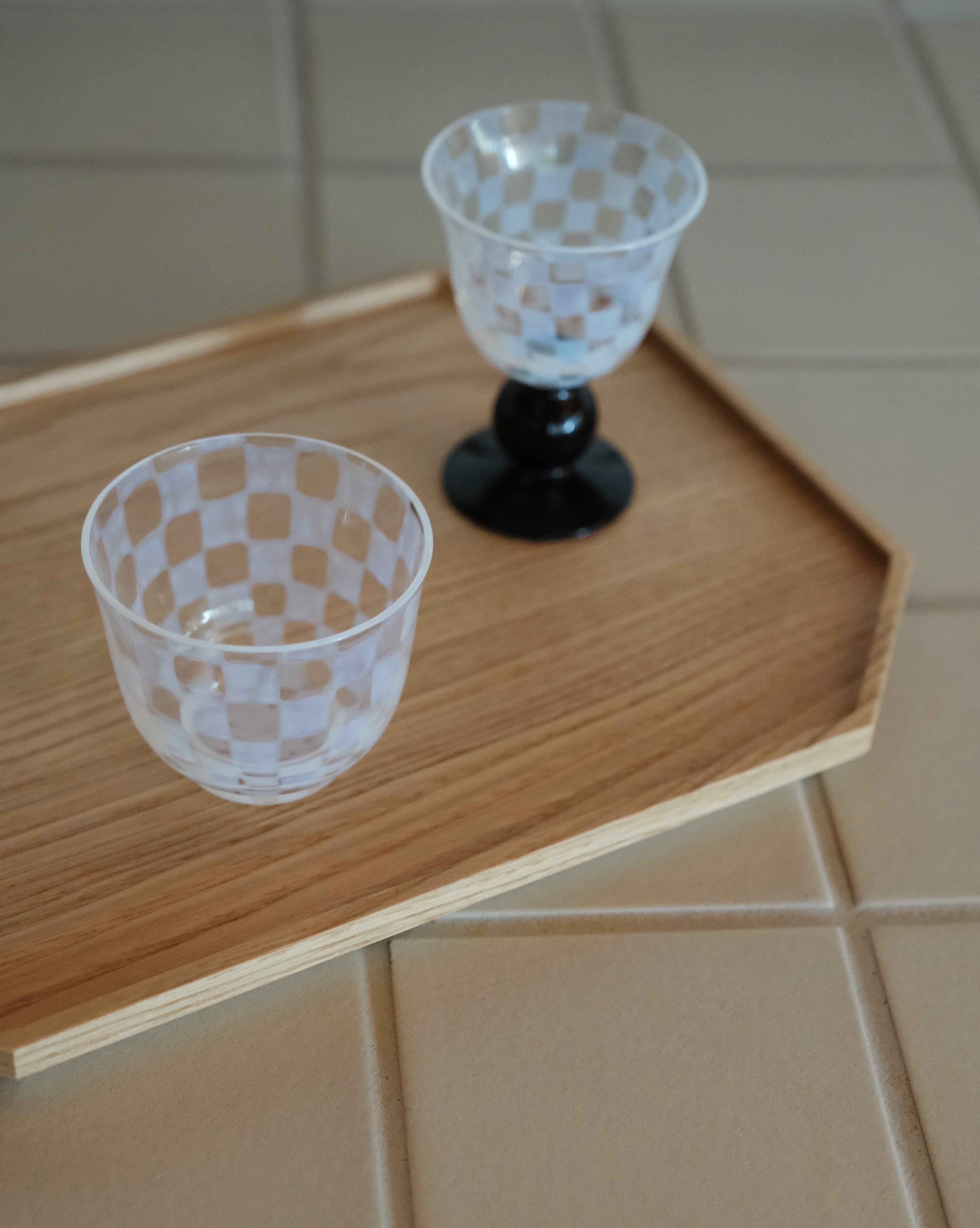 CHECKERED GLASS TEA CUP